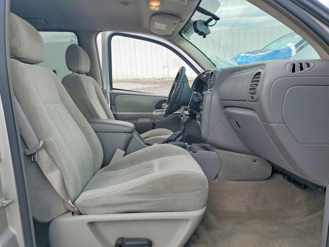 2005 Chevrolet Trailblazer Silver vin: 1GNDT13S852370921