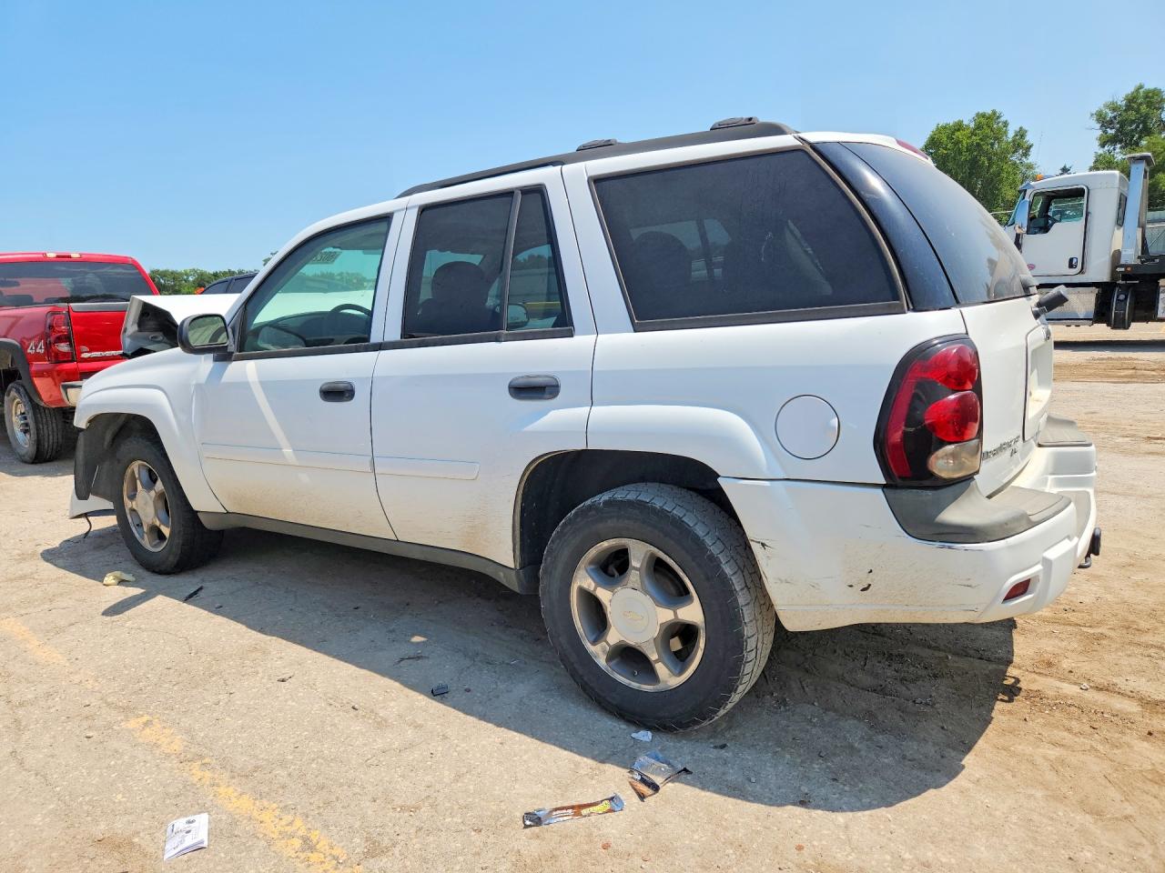 2008 Chevrolet Trailblazer Ls White vin: 1GNDT13S882237046