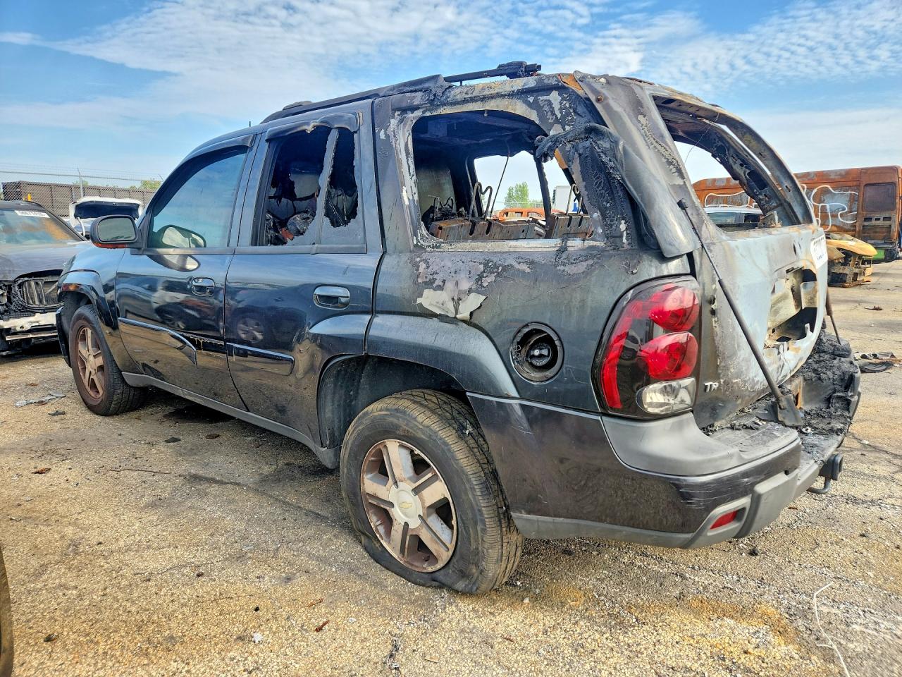2005 Chevrolet Trailblazer Ls Black vin: 1GNDT13S952240582