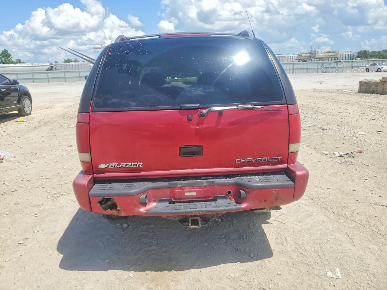 2001 Chevrolet Blazer Red vin: 1GNDT13W012187218