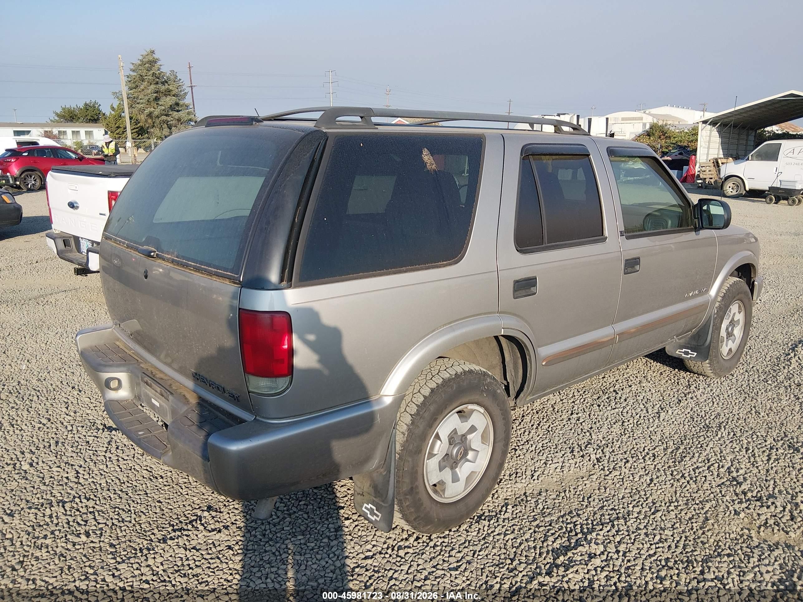 2002 Chevrolet Blazer Ls Brown vin: 1GNDT13W02K219635