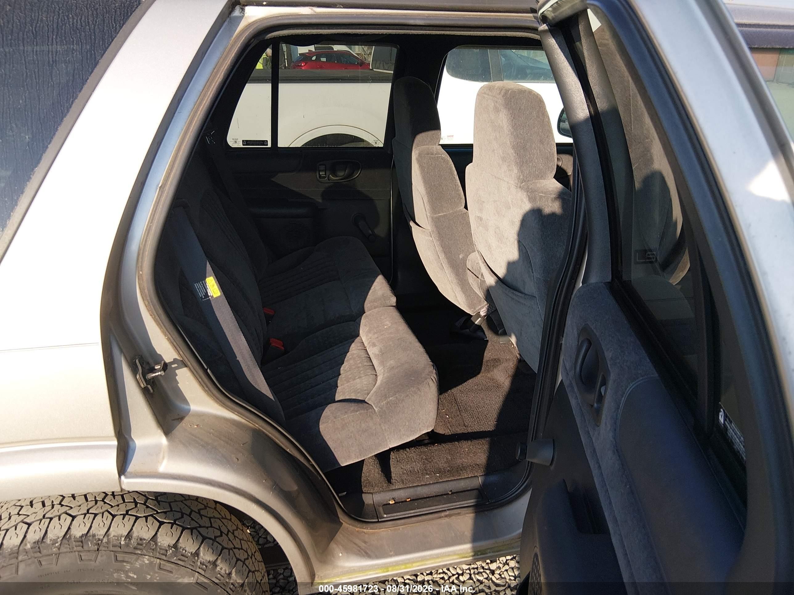 2002 Chevrolet Blazer Ls Brown vin: 1GNDT13W02K219635