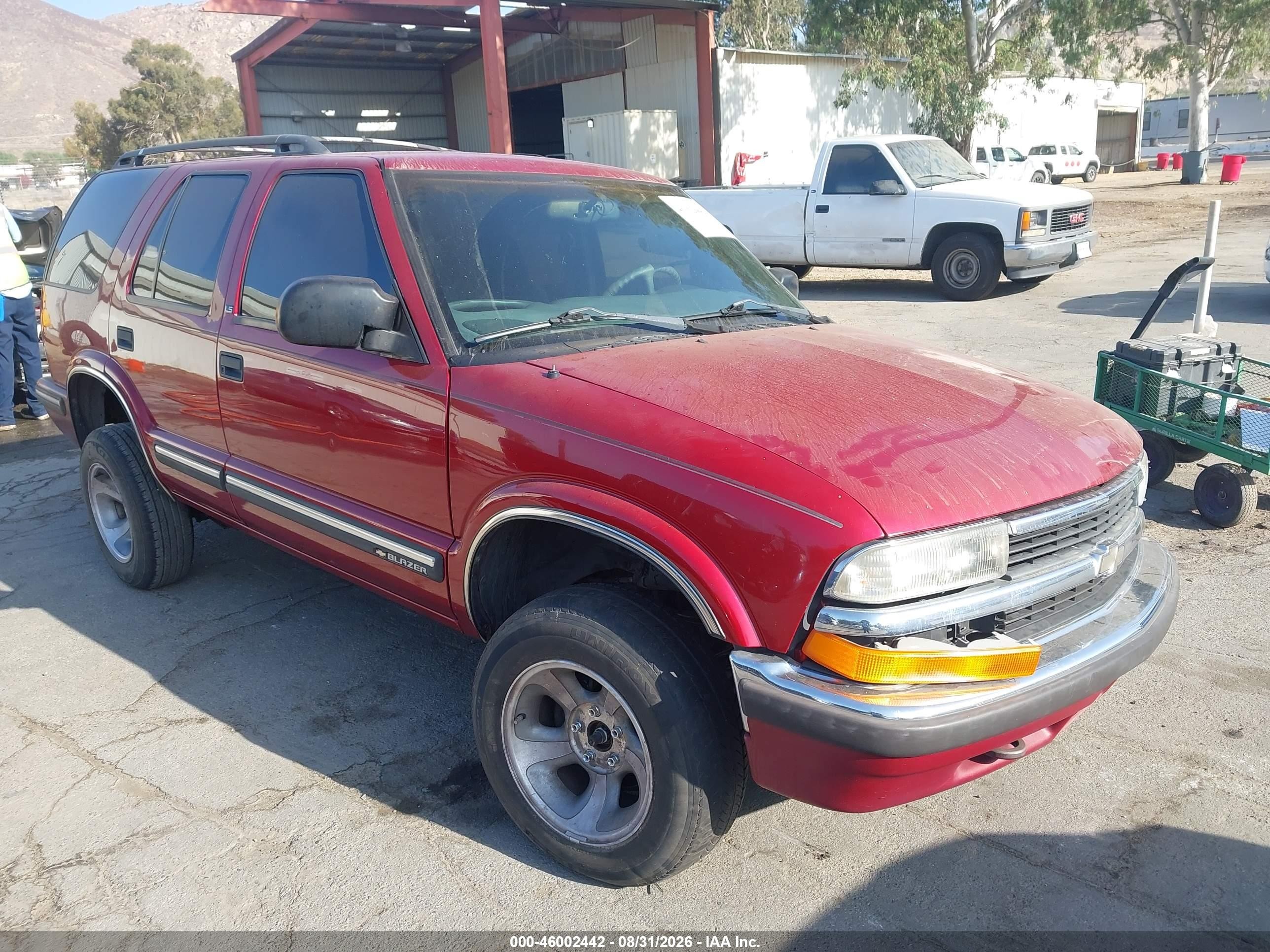 1999 Chevrolet Blazer Ls Red vin: 1GNDT13W0X2164210