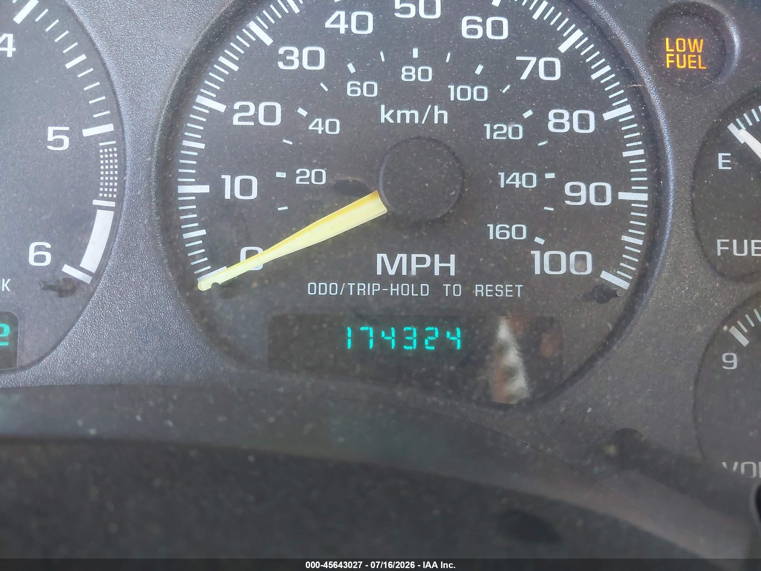 2000 Chevrolet Blazer Lt Белый vin: 1GNDT13W0Y2282159