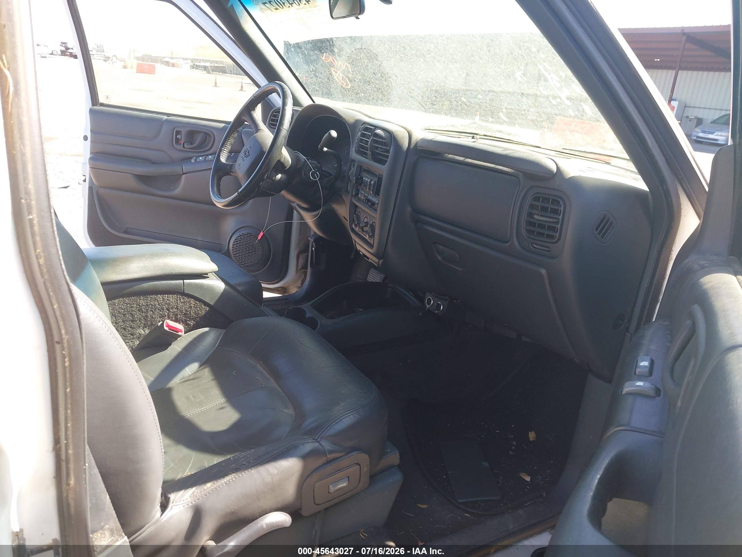 2000 Chevrolet Blazer Lt Белый vin: 1GNDT13W0Y2282159