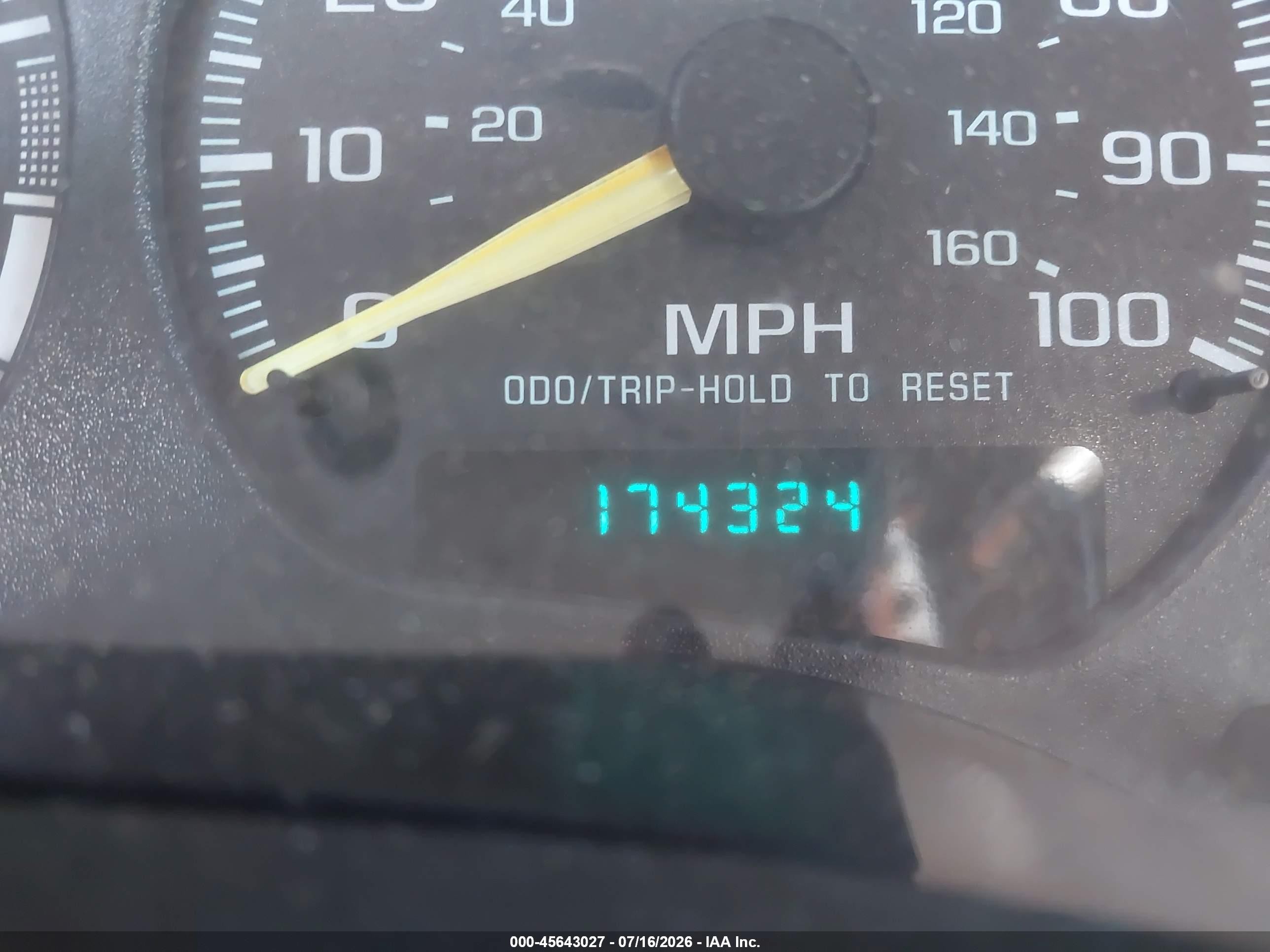 2000 Chevrolet Blazer Lt Белый vin: 1GNDT13W0Y2282159