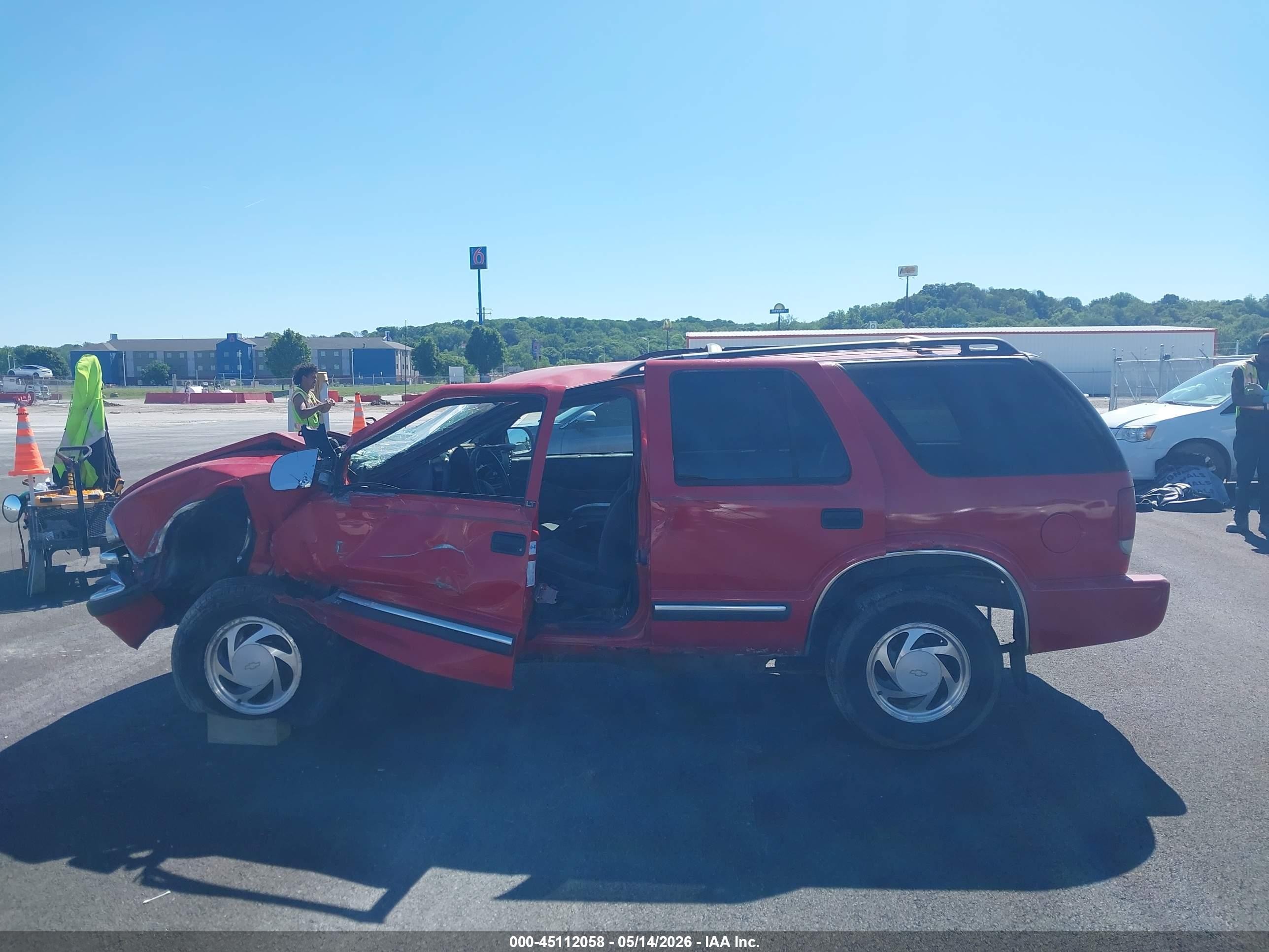 2001 Chevrolet Blazer Lt Red vin: 1GNDT13W11K192041