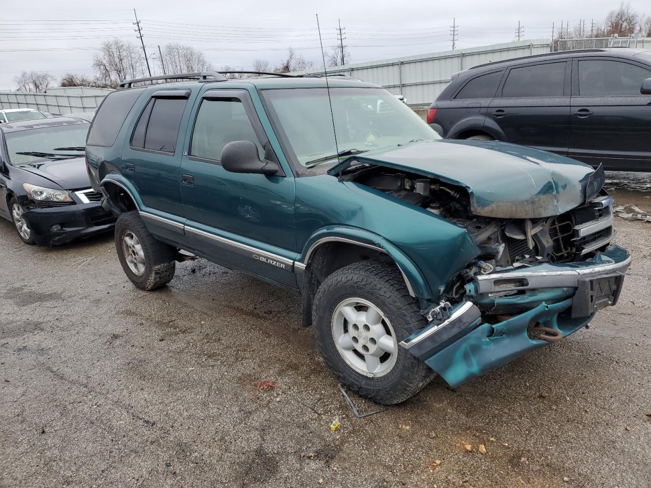 1997 Chevrolet Blazer Green vin: 1GNDT13W1V2254432