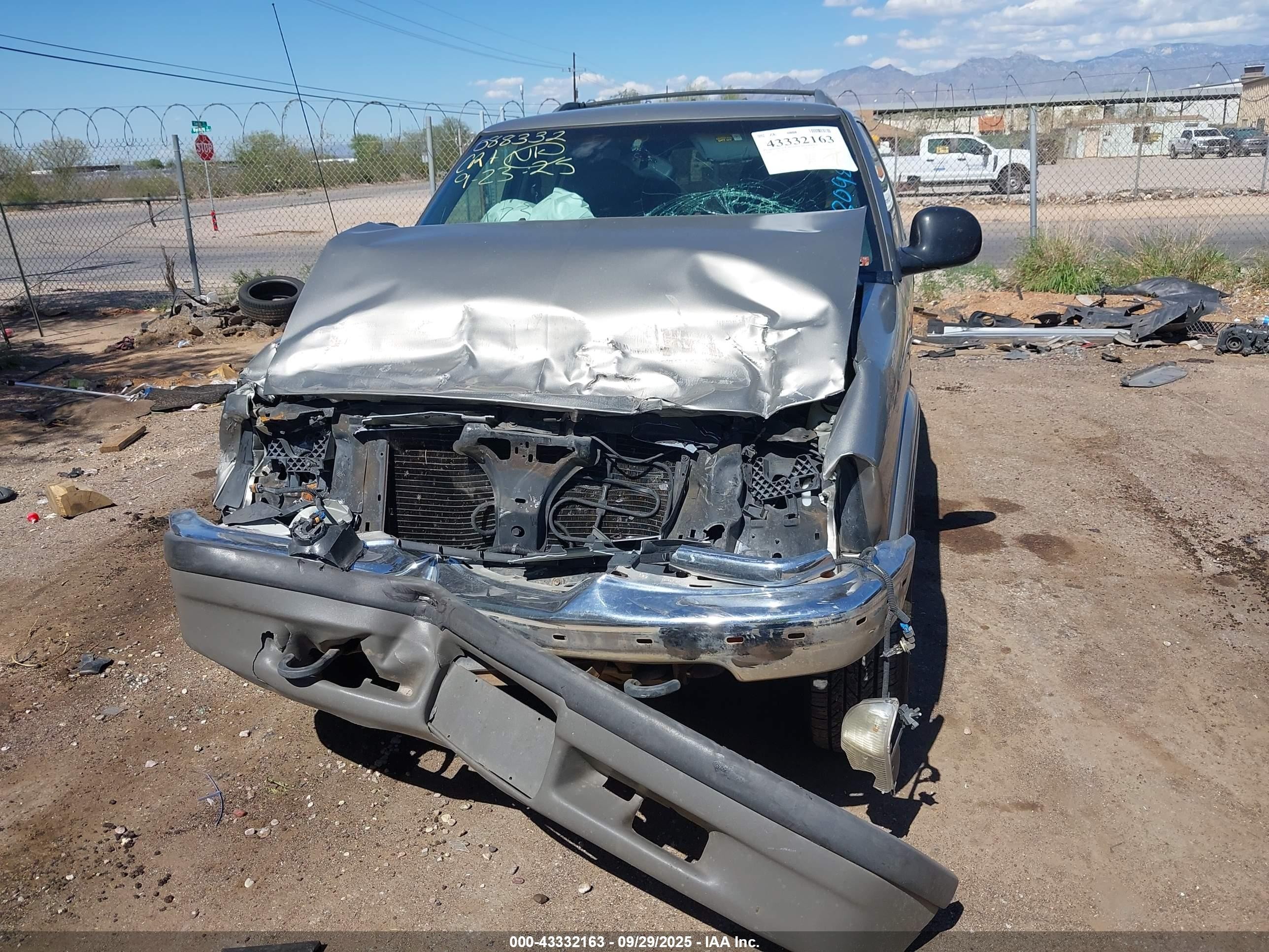 1998 Chevrolet Blazer Ls Silver vin: 1GNDT13W1W2180981