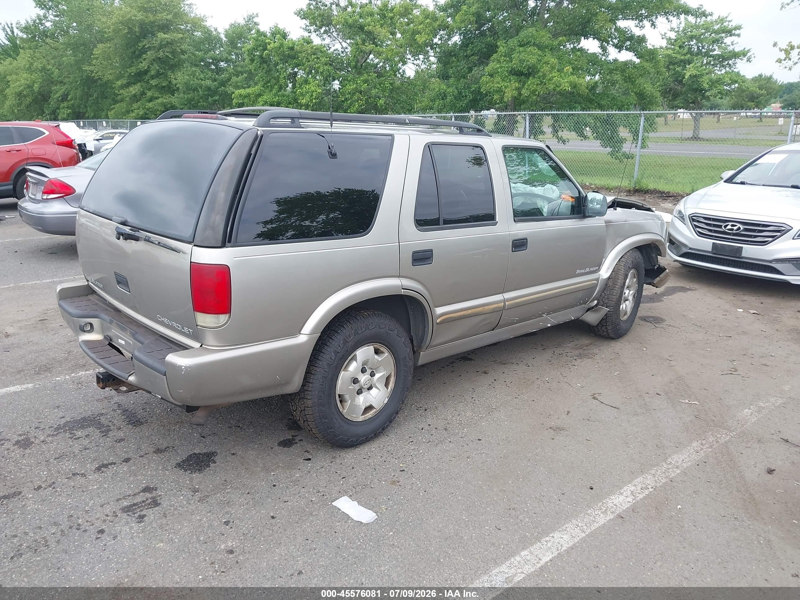 2001 Chevrolet Blazer   Gray vin: 1GNDT13W212127957