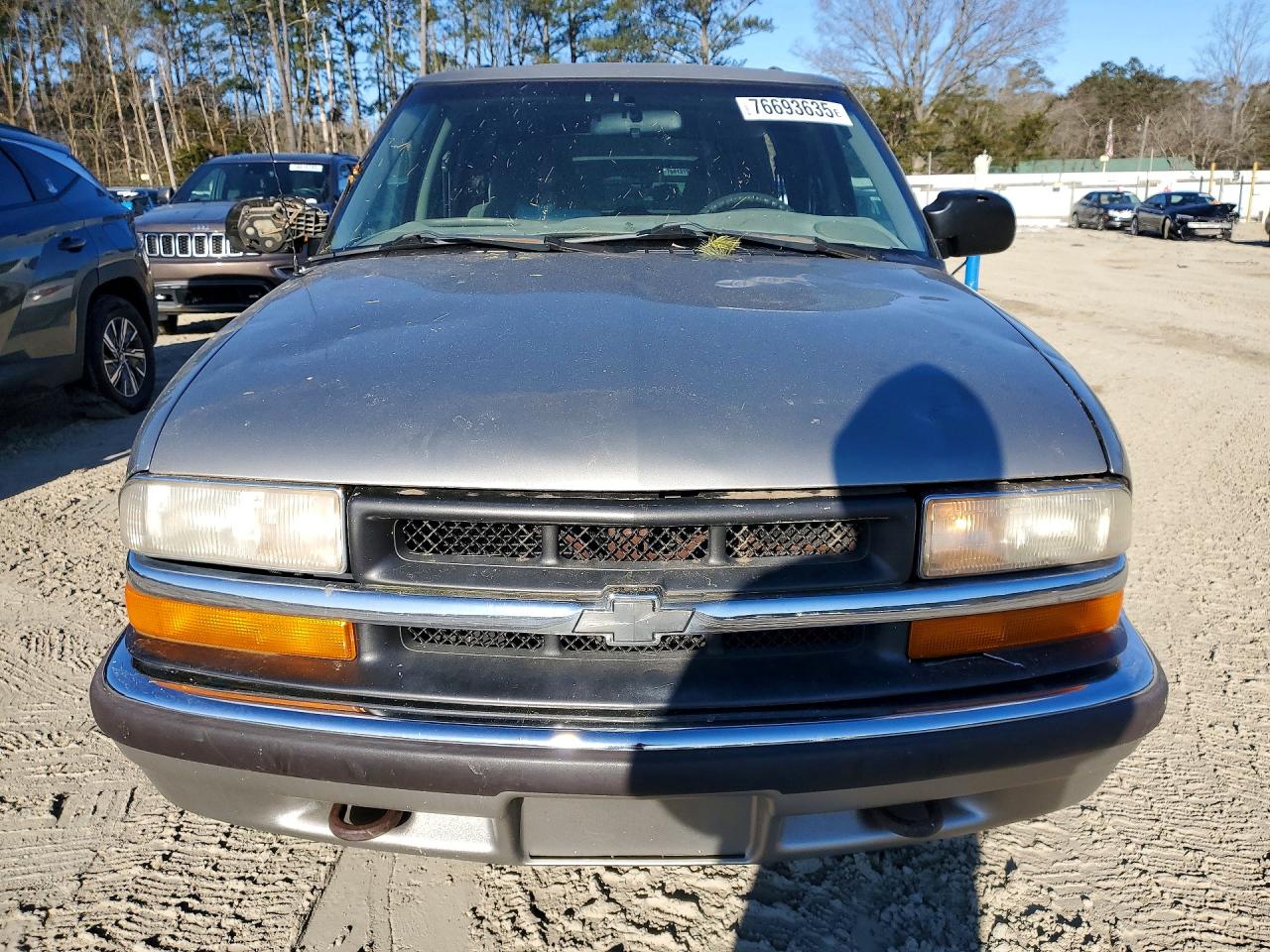 2001 Chevrolet Blazer Cream vin: 1GNDT13W212147481