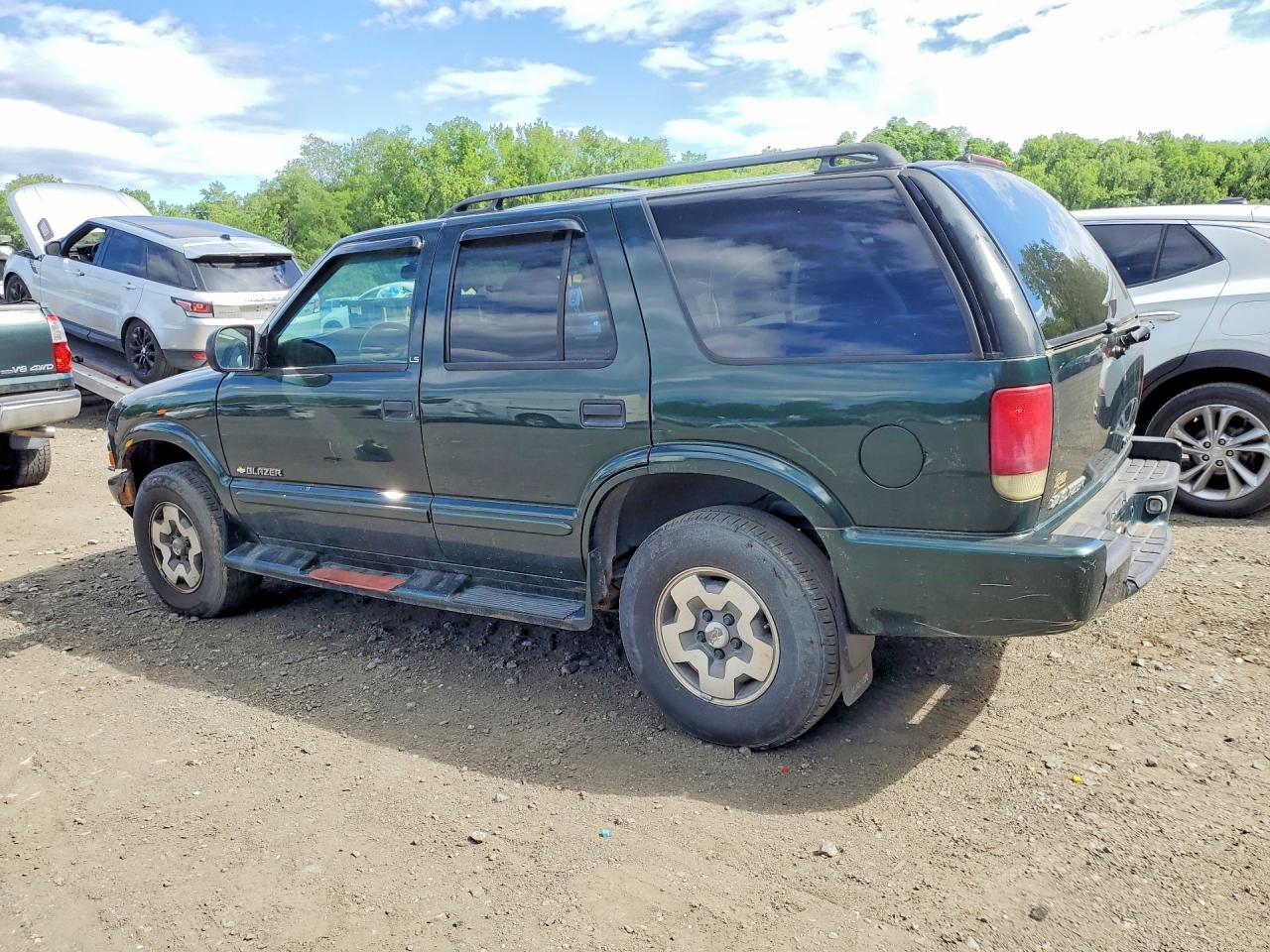 2002 Chevrolet Blazer Green vin: 1GNDT13W22K238400