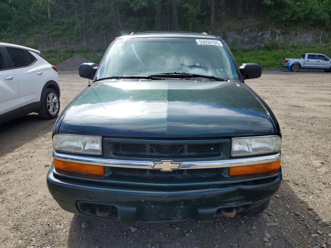2002 Chevrolet Blazer Green vin: 1GNDT13W22K238400
