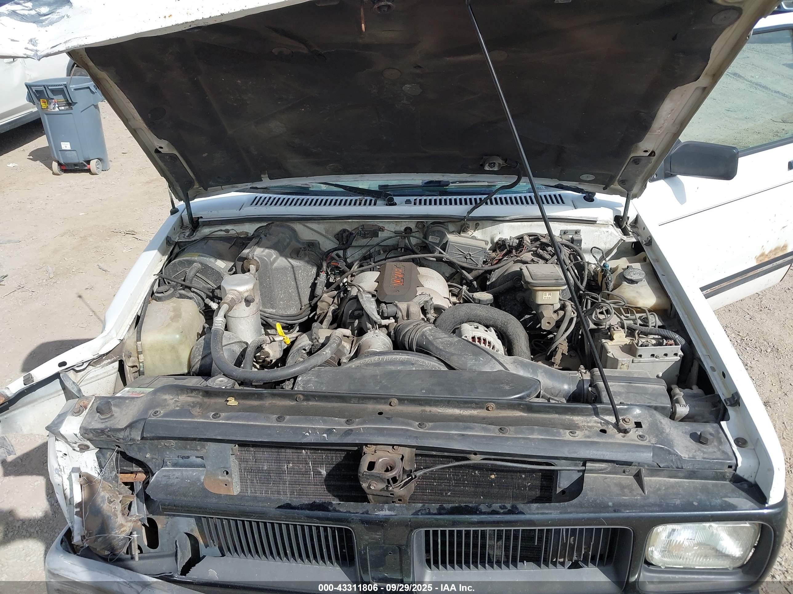 1994 Chevrolet Blazer S10 White vin: 1GNDT13W2R0159444