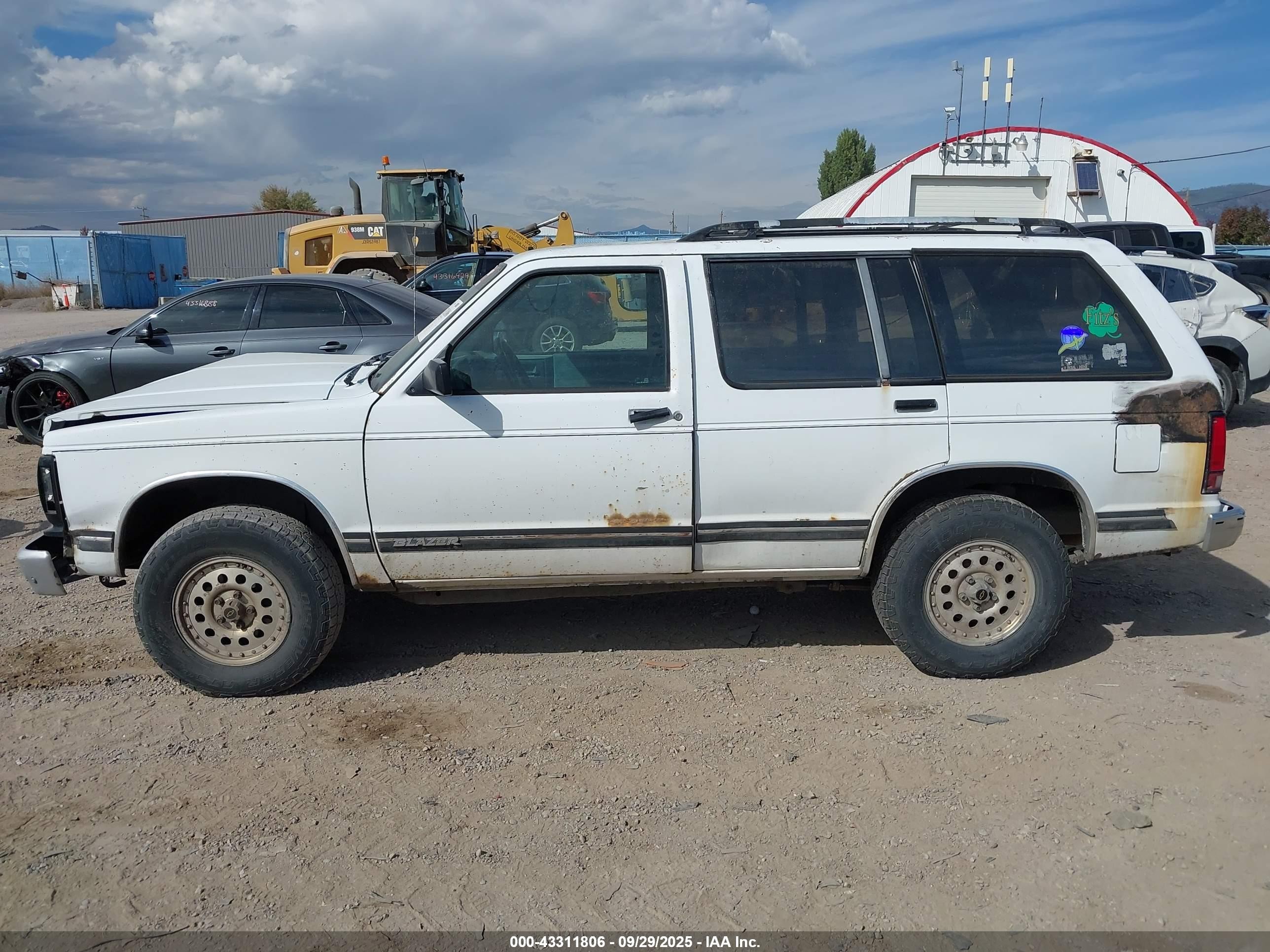 1994 Chevrolet Blazer S10 White vin: 1GNDT13W2R0159444