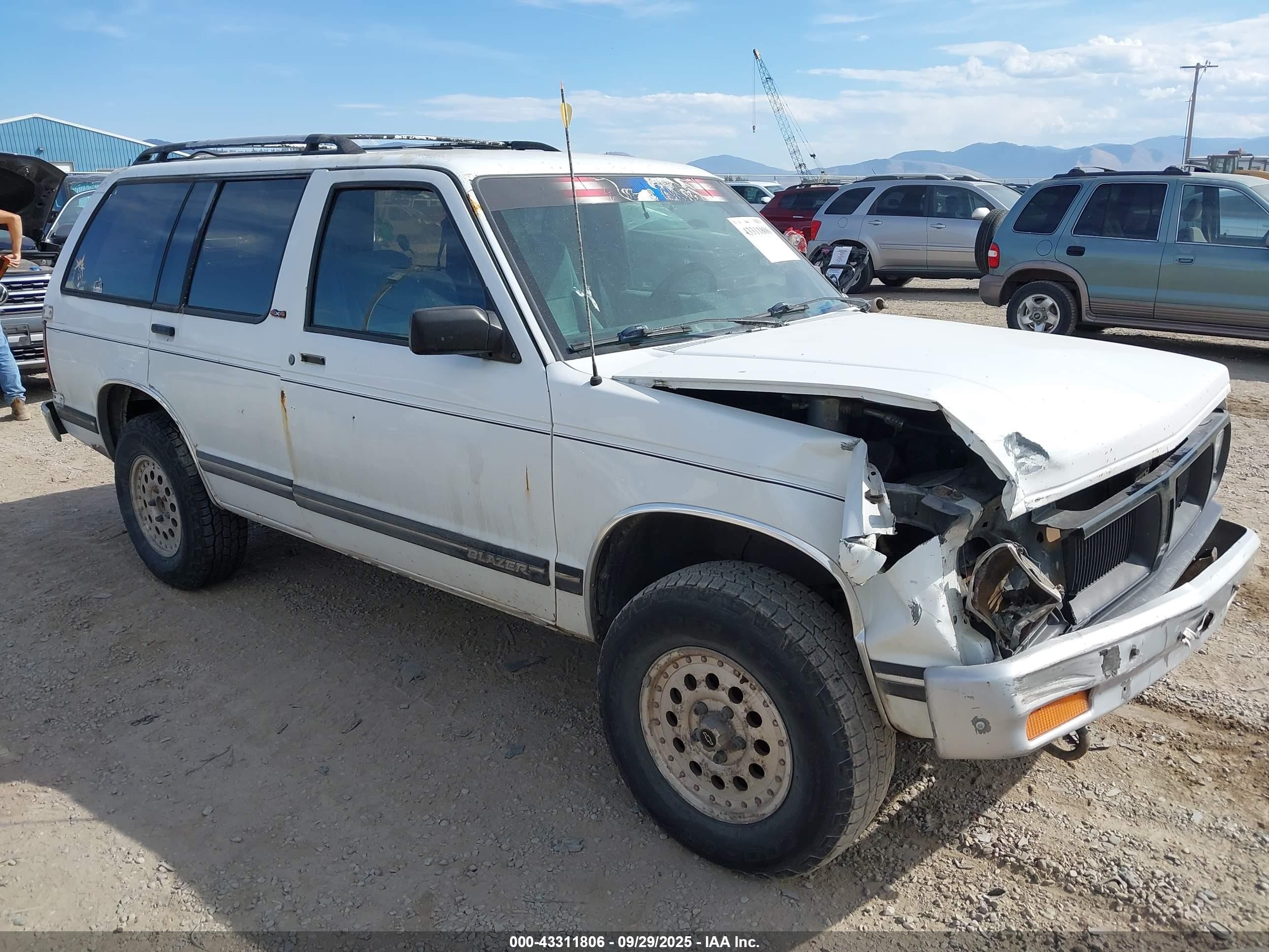 1994 Chevrolet Blazer S10 White vin: 1GNDT13W2R0159444