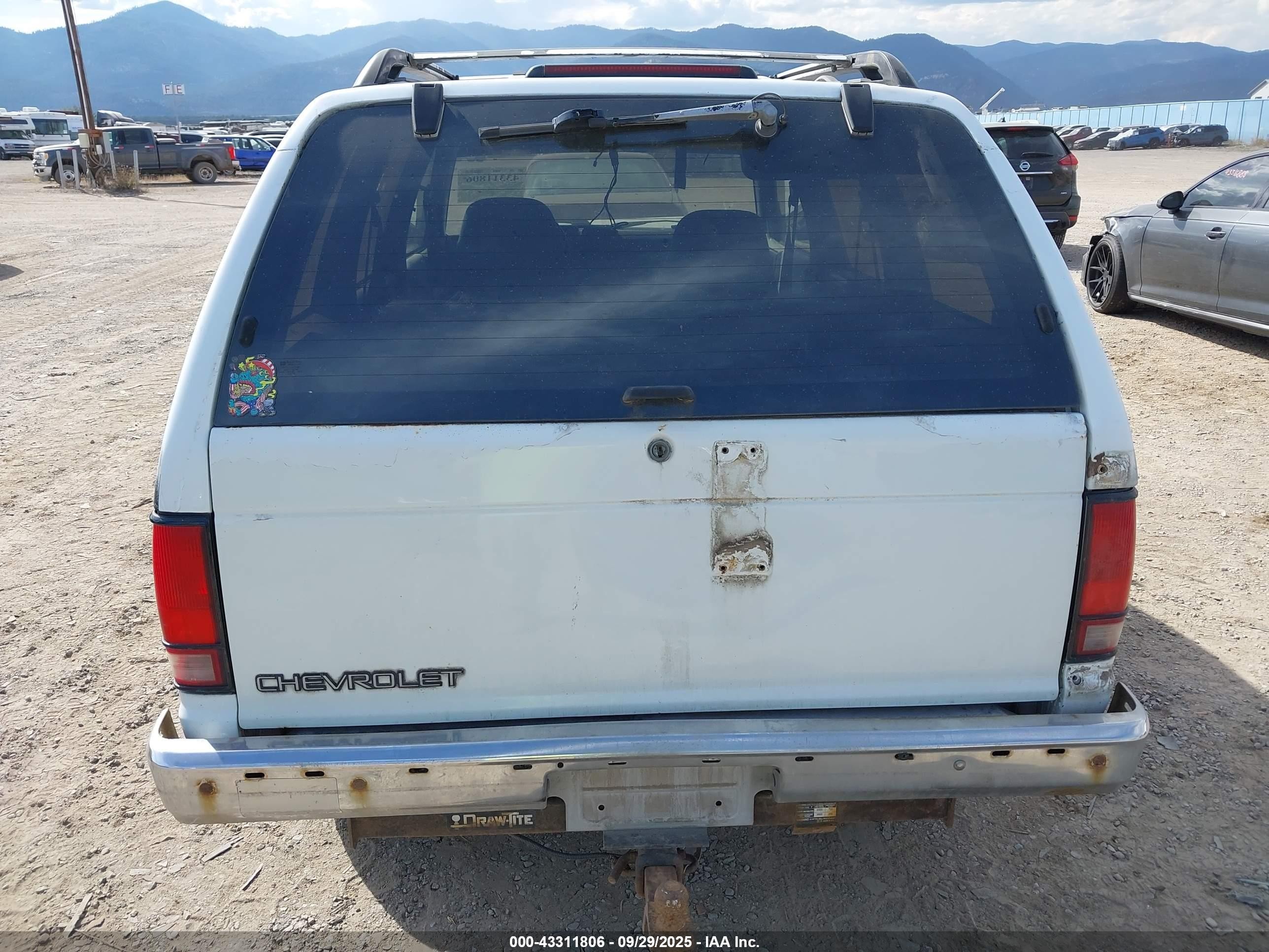 1994 Chevrolet Blazer S10 White vin: 1GNDT13W2R0159444