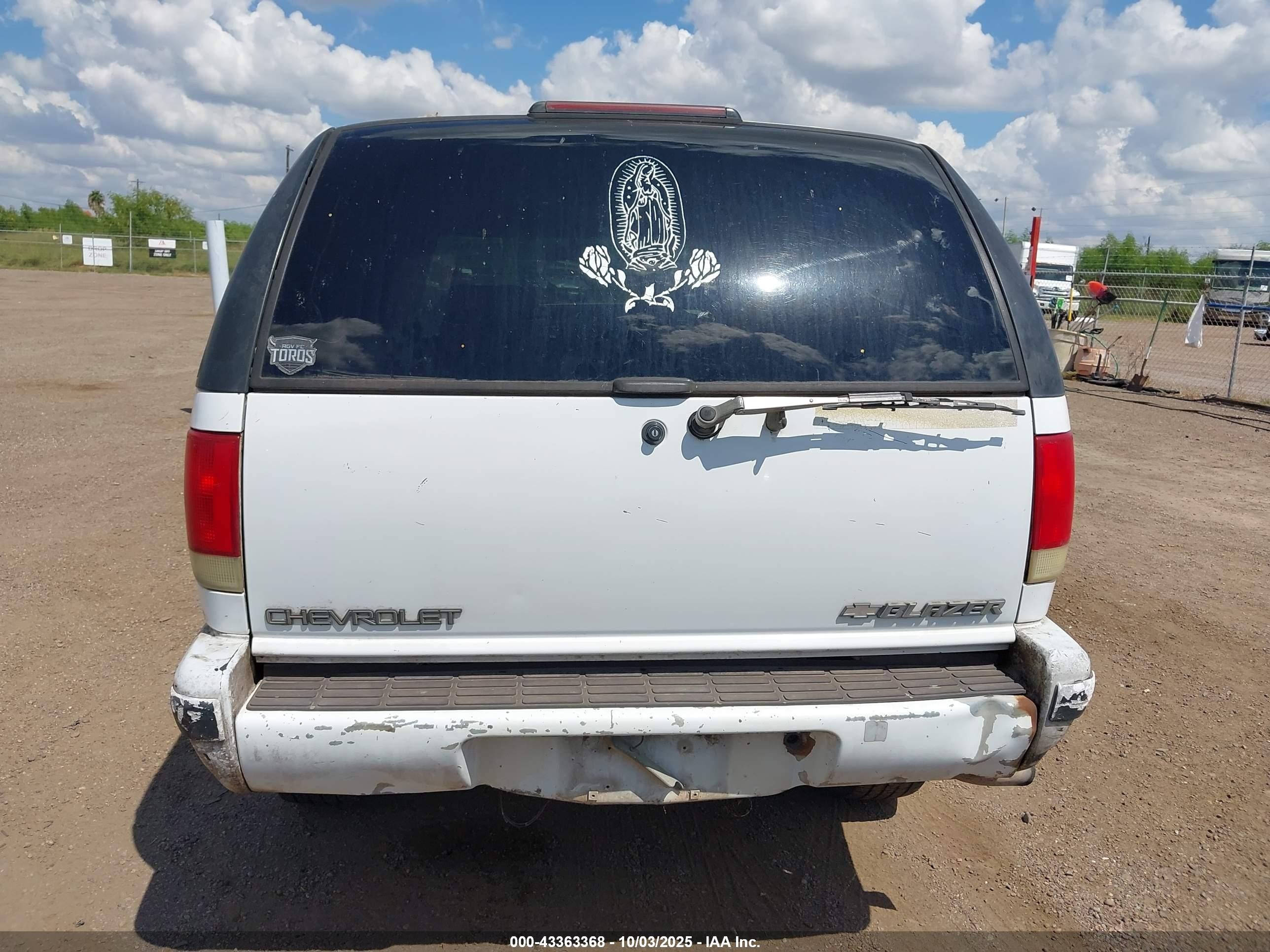 1995 Chevrolet Blazer   White vin: 1GNDT13W2S2140922