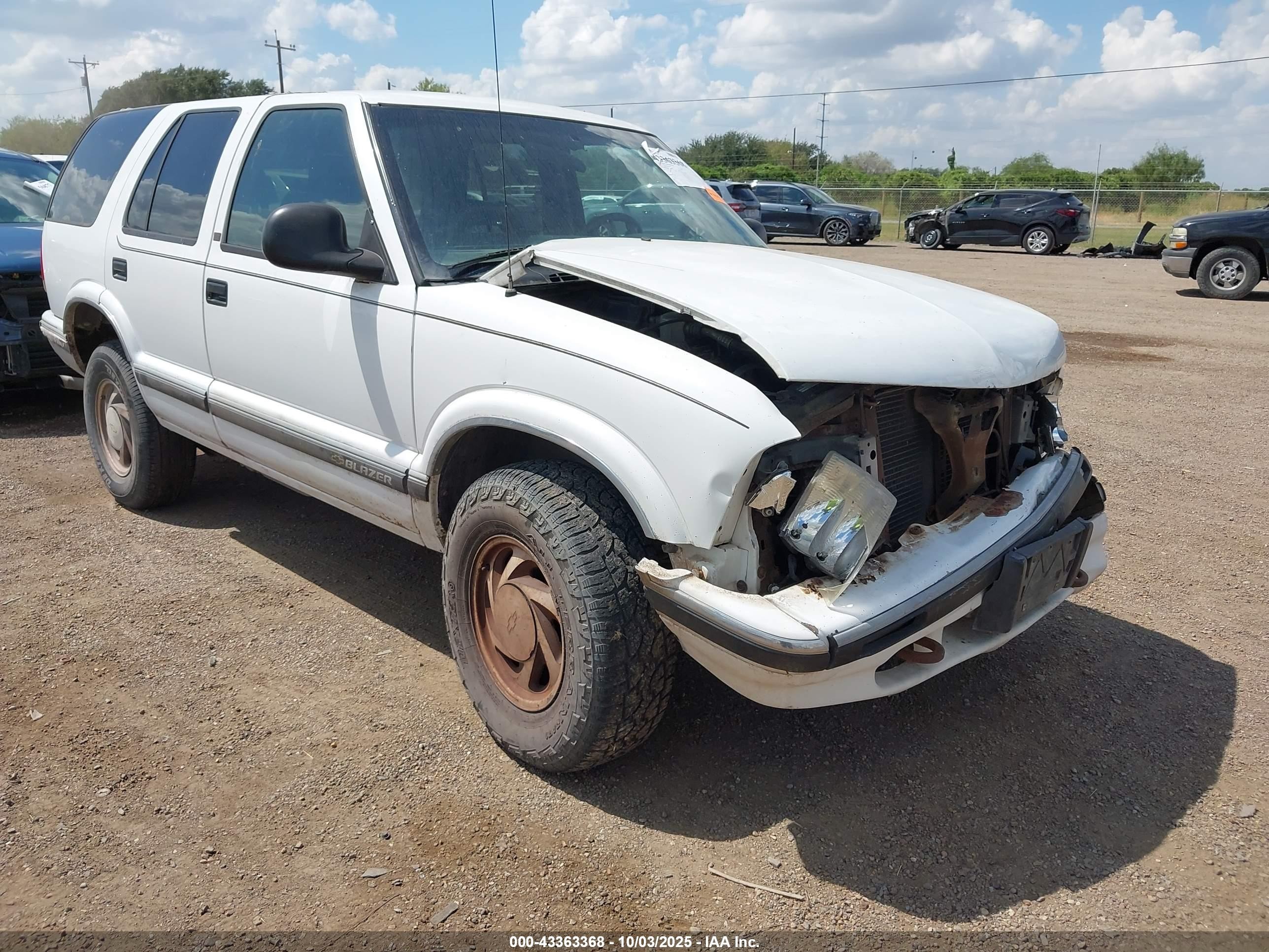 1995 Chevrolet Blazer   White vin: 1GNDT13W2S2140922