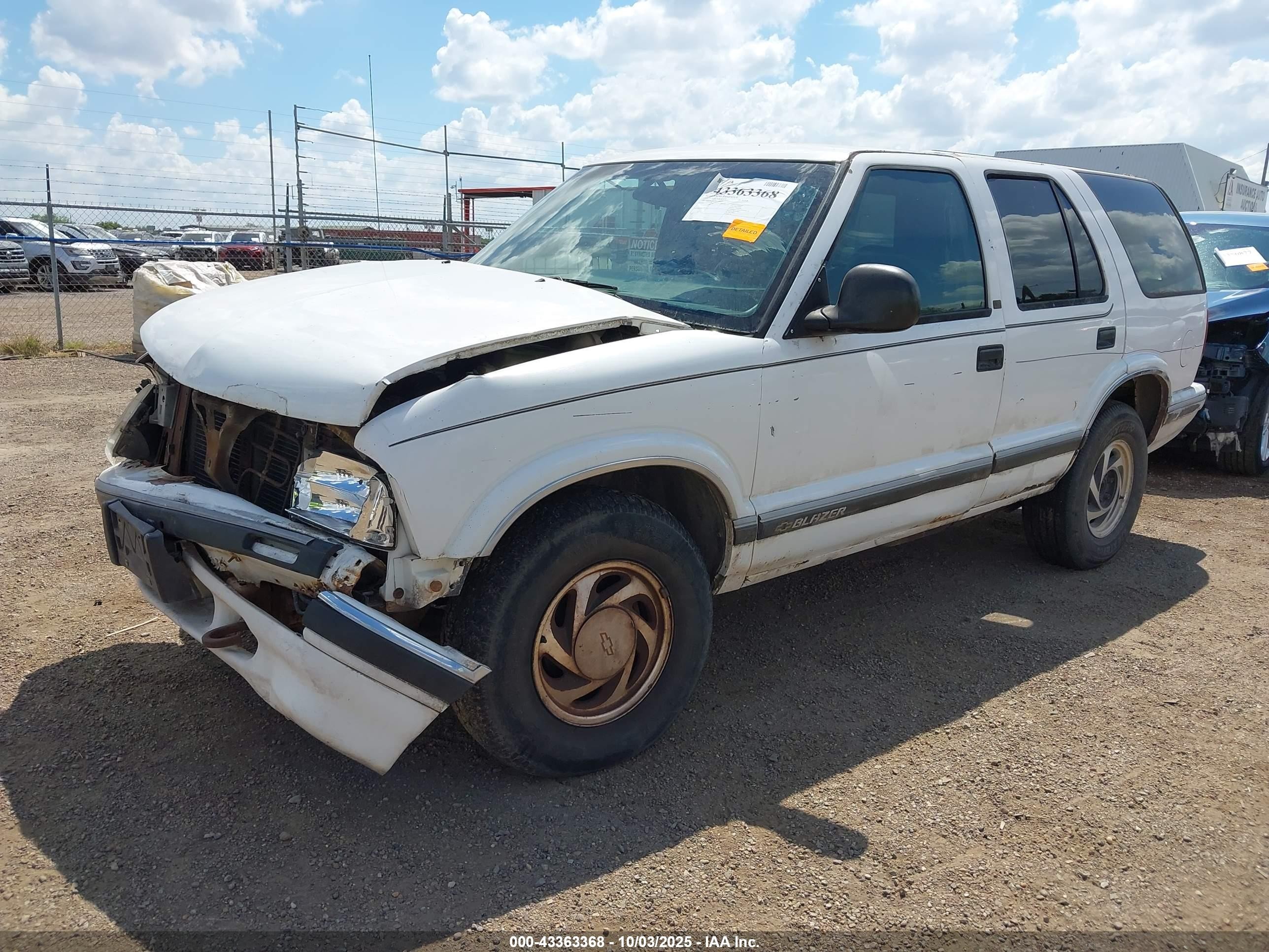 1995 Chevrolet Blazer   White vin: 1GNDT13W2S2140922
