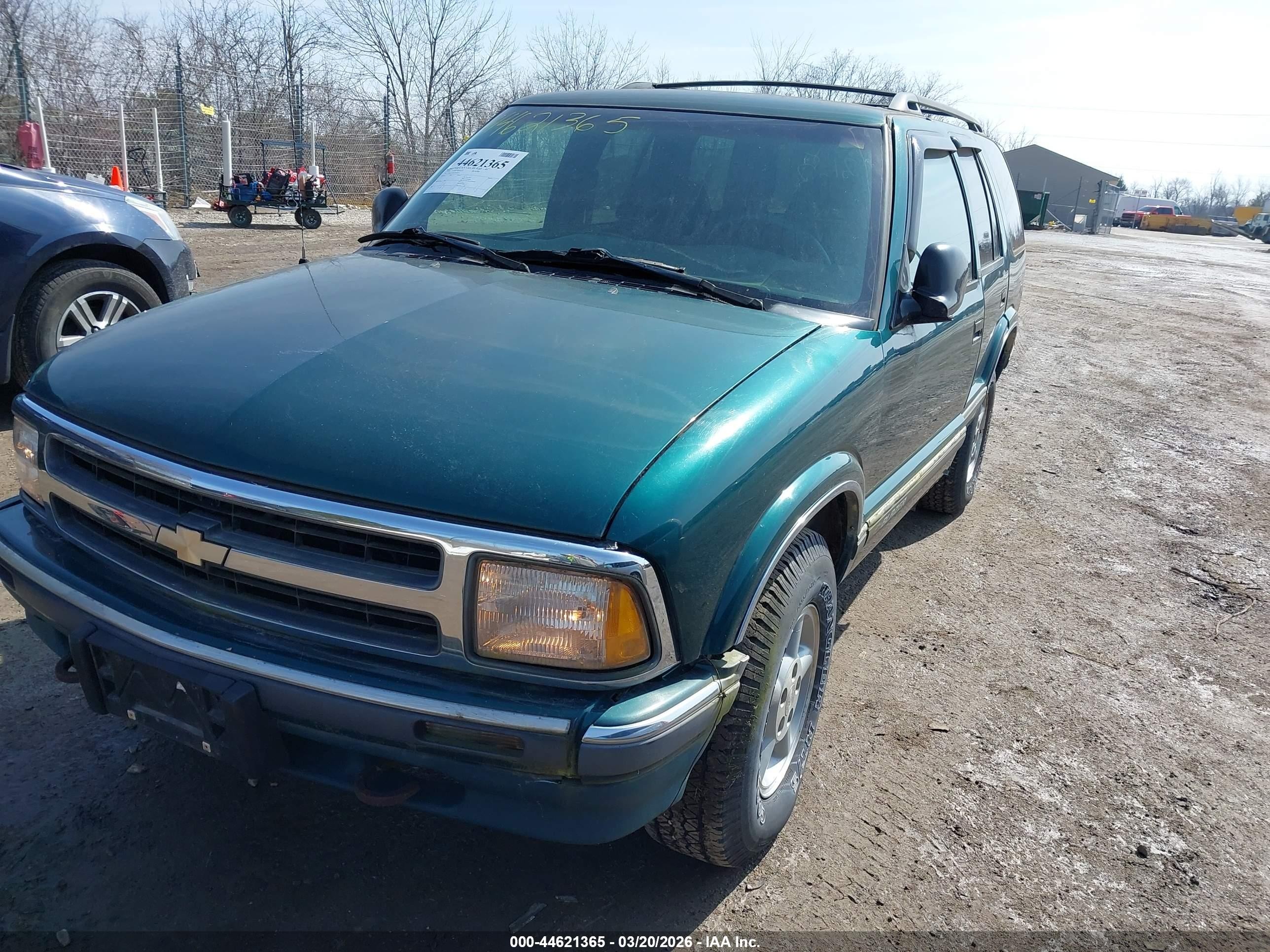 1996 Chevrolet Blazer   Green vin: 1GNDT13W2T2140372