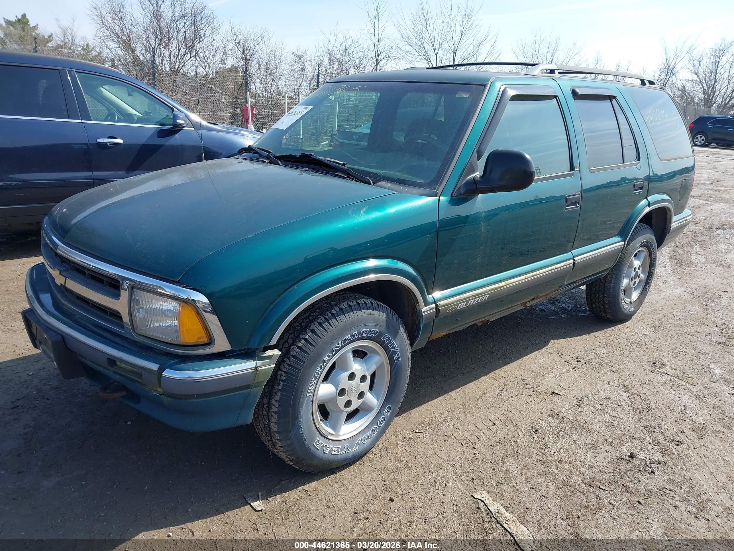 1996 Chevrolet Blazer   Green vin: 1GNDT13W2T2140372