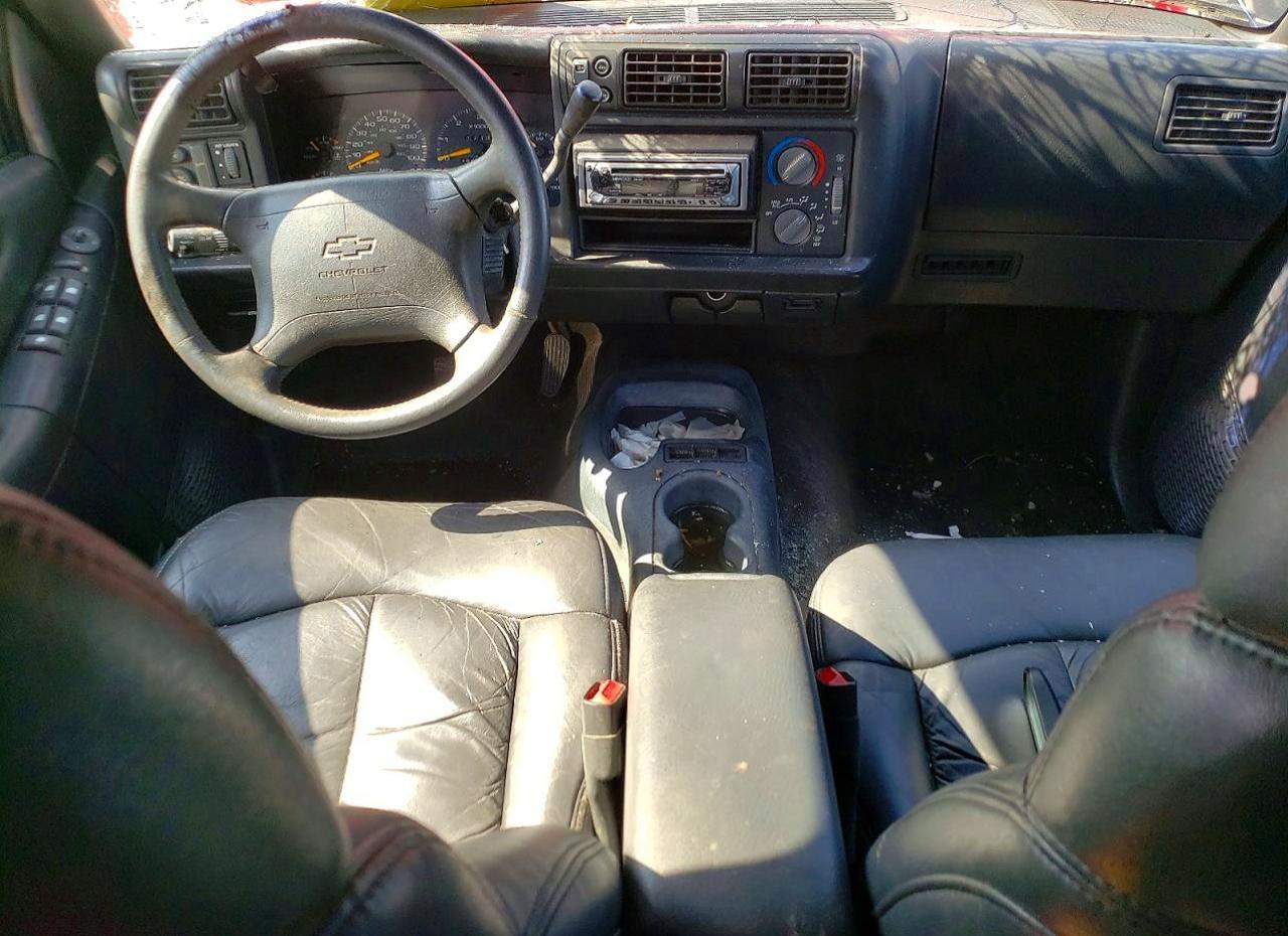 1996 Chevrolet Blazer Red vin: 1GNDT13W2T2247048