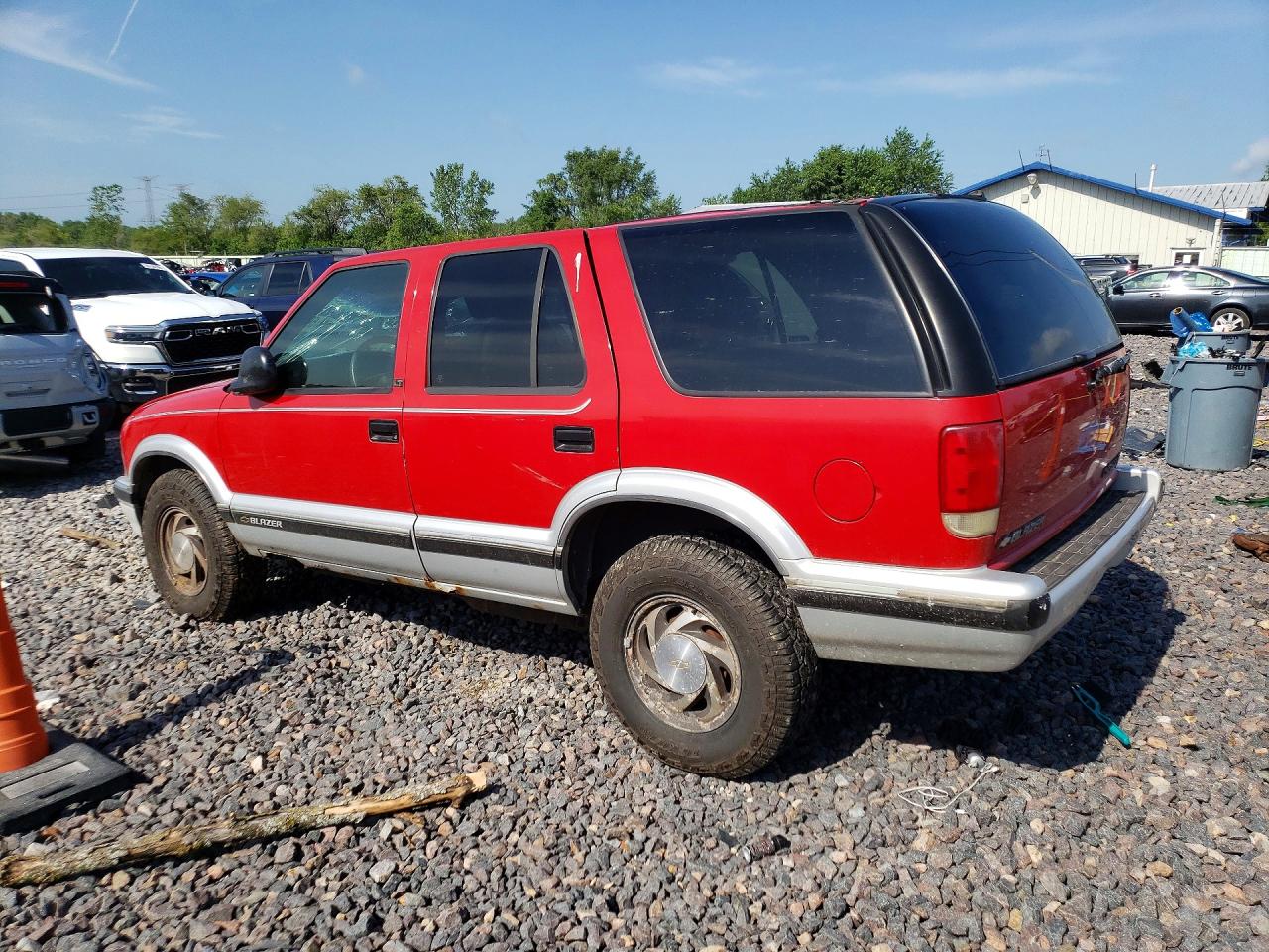 1996 Chevrolet Blazer Red vin: 1GNDT13W2T2247048