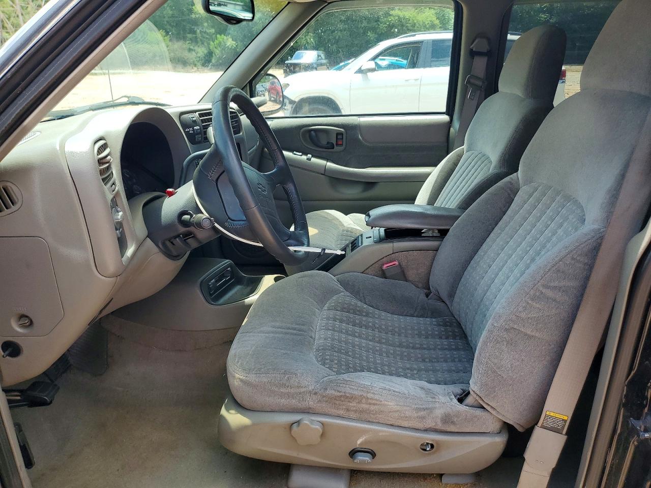 1998 Chevrolet Blazer Черный vin: 1GNDT13W2W2234529