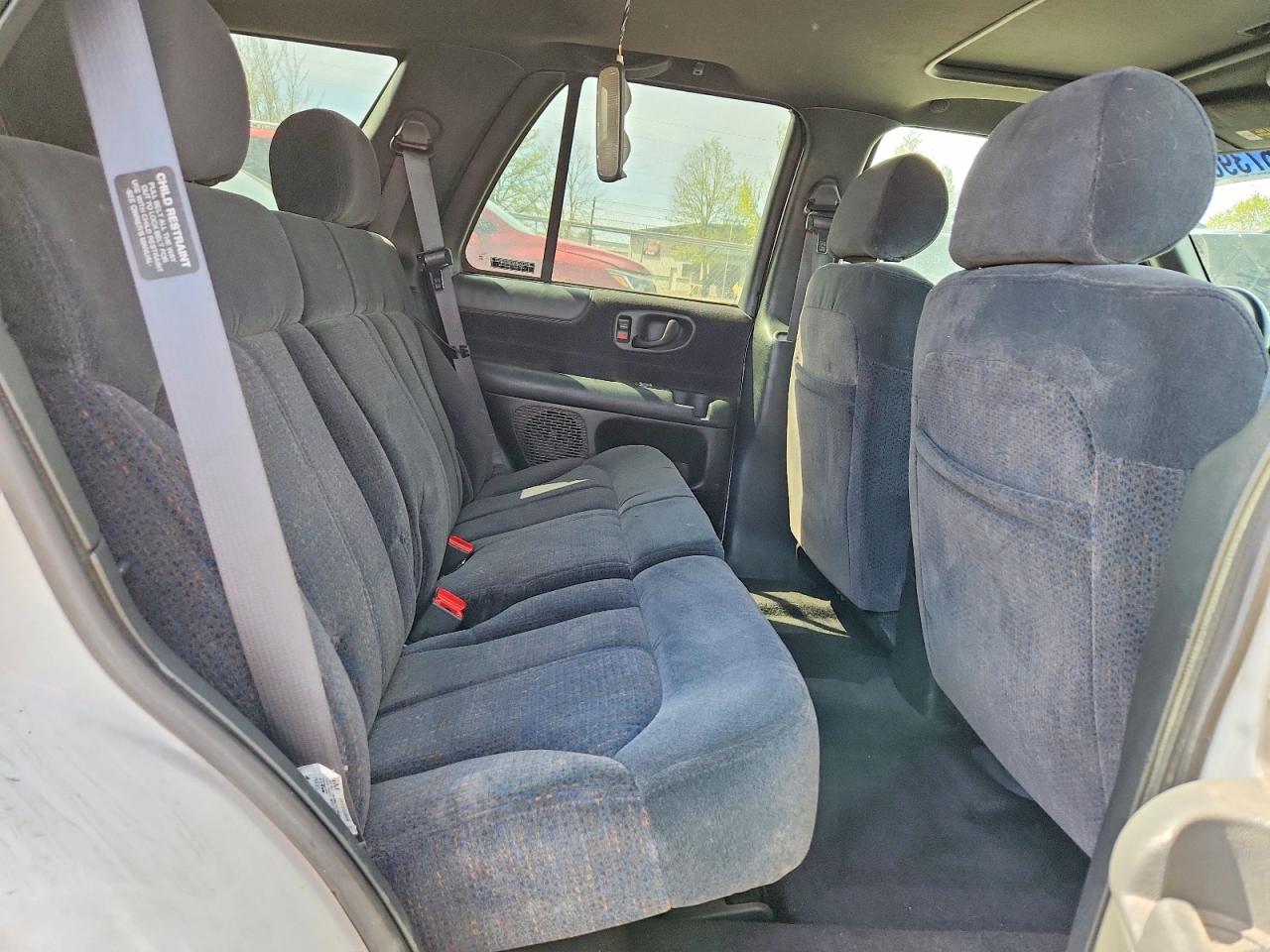 1999 Chev Blazer Белый vin: 1GNDT13W2X2213147