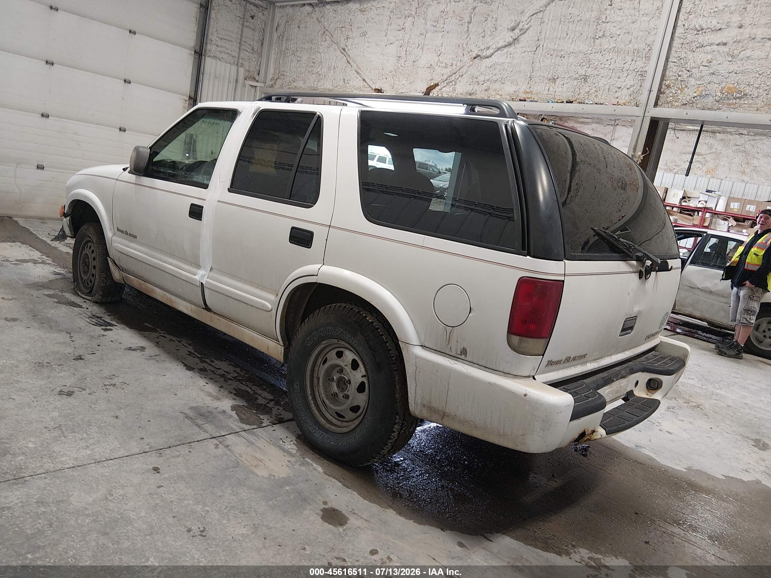 1999 Chevrolet Blazer Trailblazer White vin: 1GNDT13W2X2233060