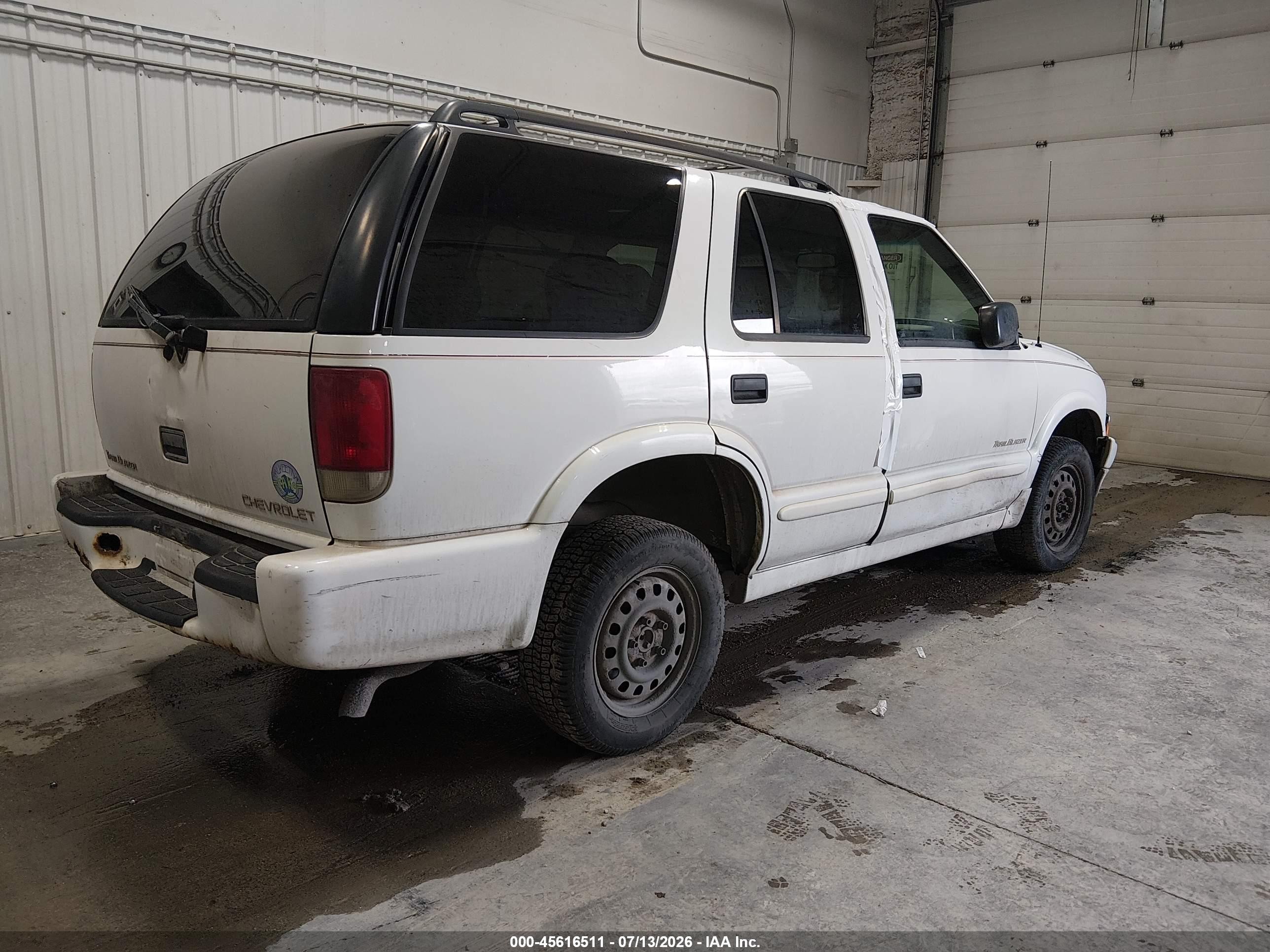 1999 Chevrolet Blazer Trailblazer White vin: 1GNDT13W2X2233060
