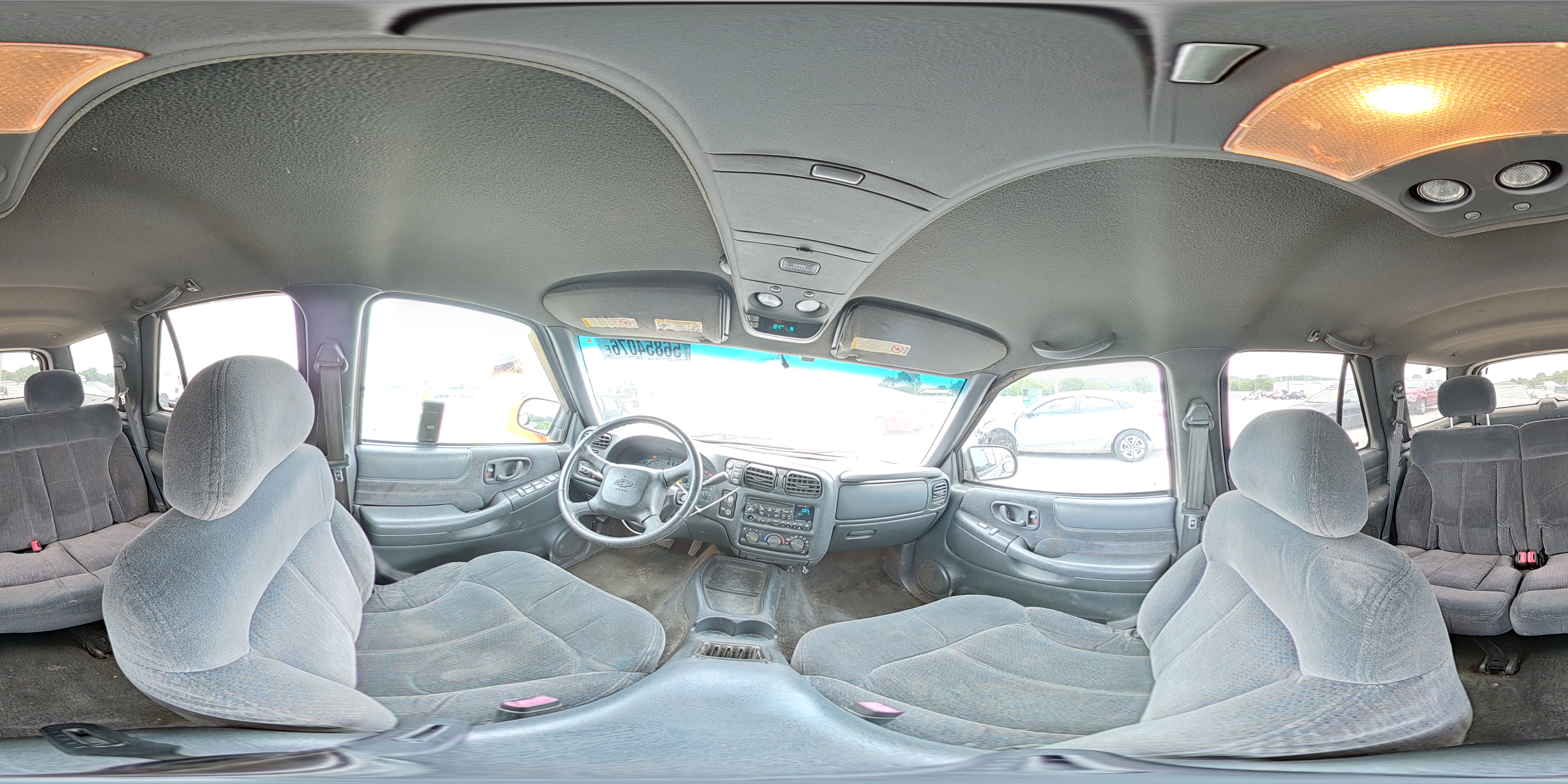 2000 Chevrolet Blazer Silver vin: 1GNDT13W2Y2401541