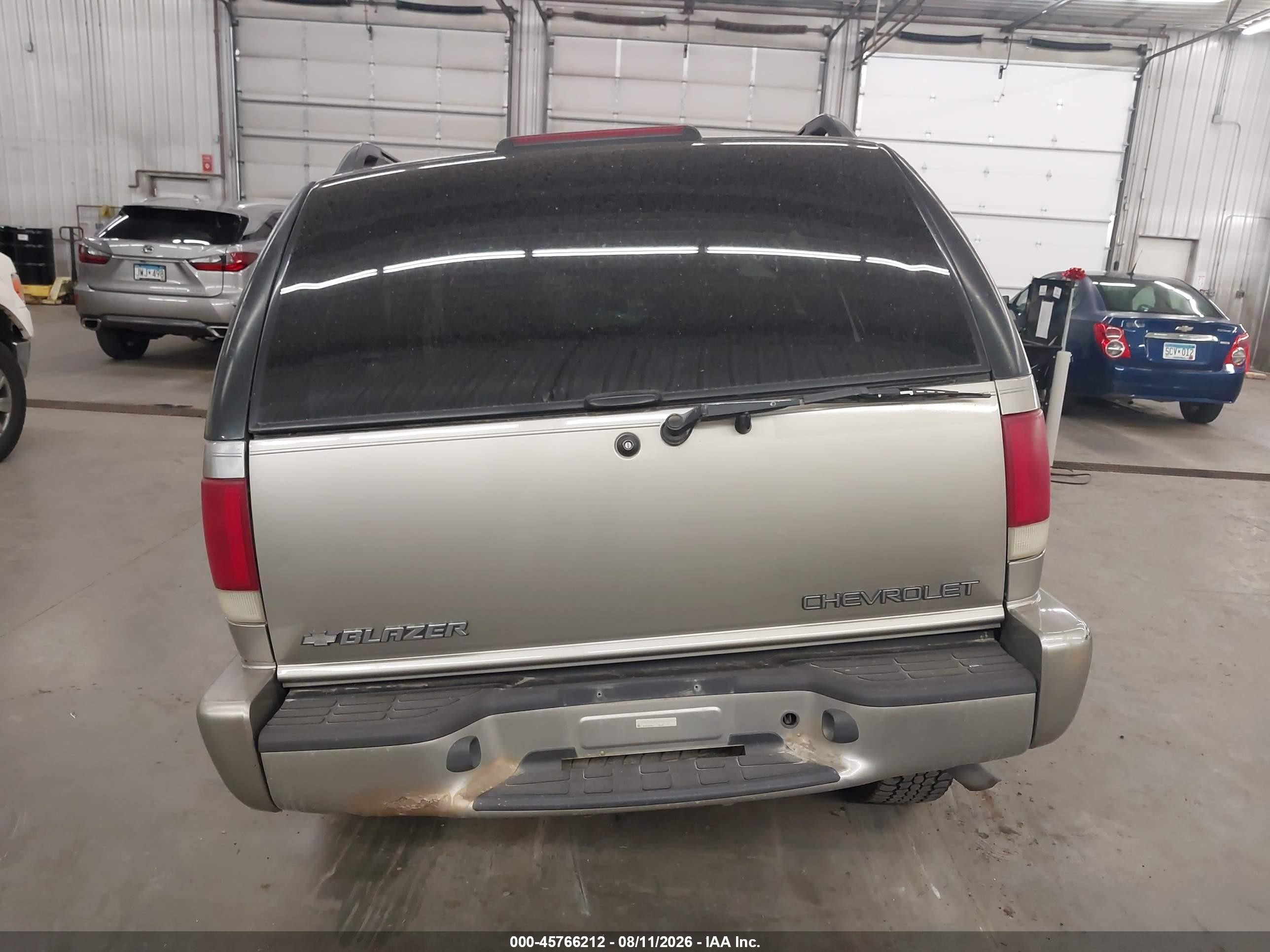 2001 Chevrolet Blazer Ls Gray vin: 1GNDT13W31K185186
