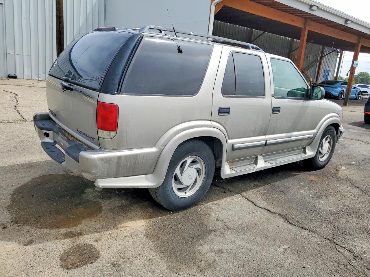 2001 Chevrolet Blazer Silver vin: 1GNDT13W31K204271
