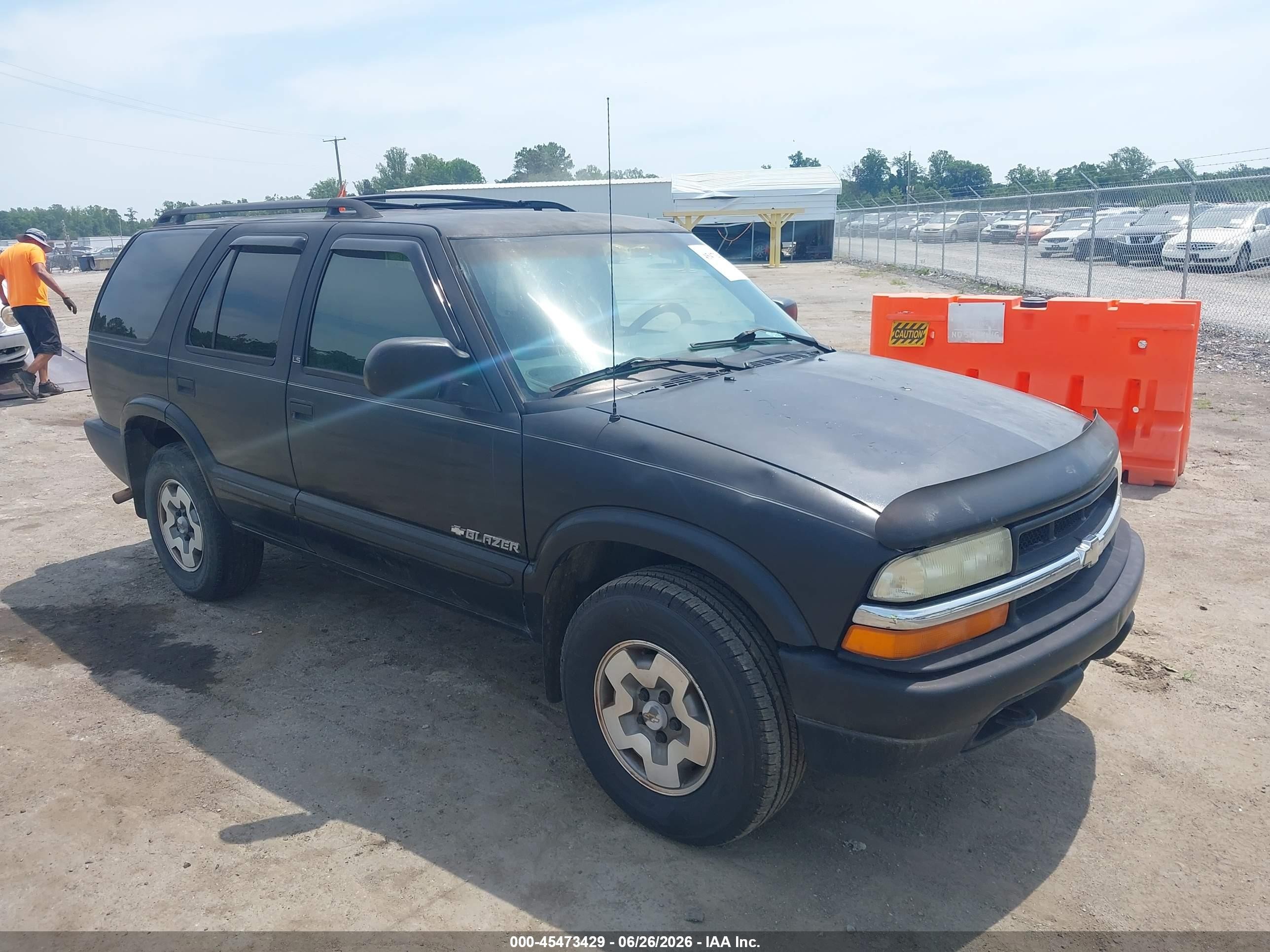 2002 Chevrolet Blazer Ls Black vin: 1GNDT13W32K202246