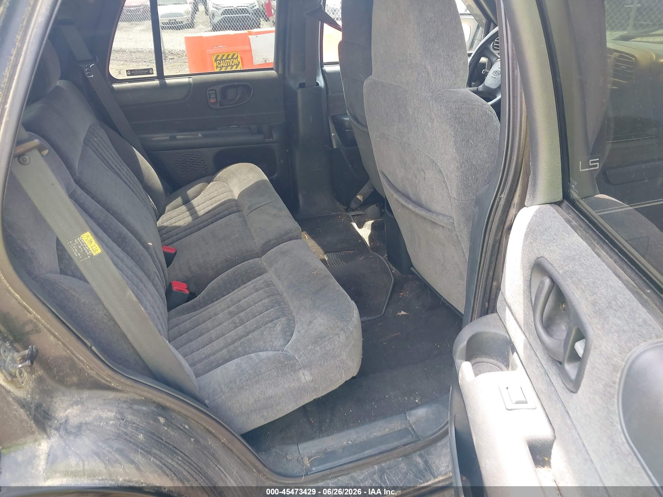 2002 Chevrolet Blazer Ls Black vin: 1GNDT13W32K202246
