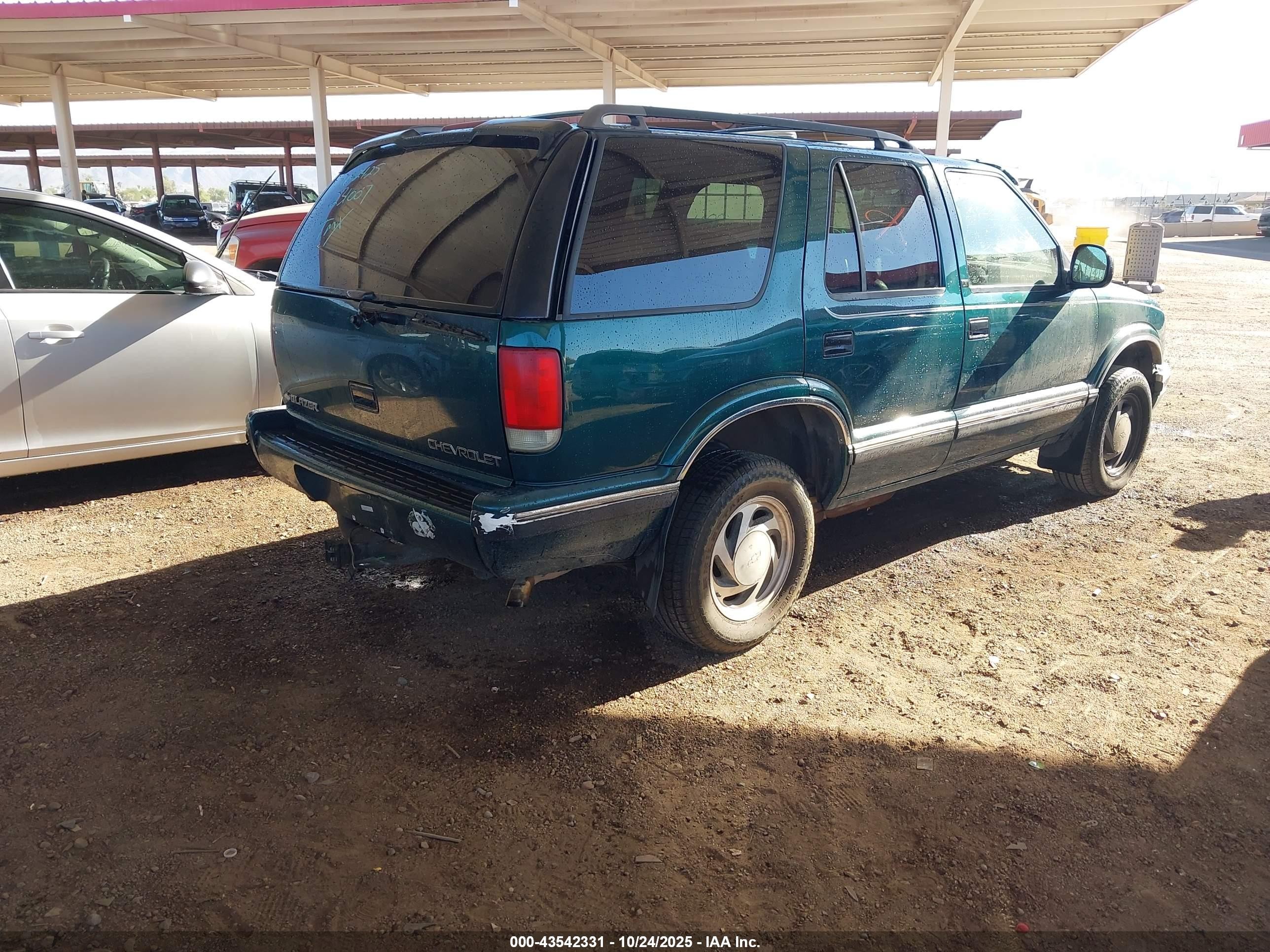 1997 Chevrolet Blazer Lt Зеленый vin: 1GNDT13W3V2231007