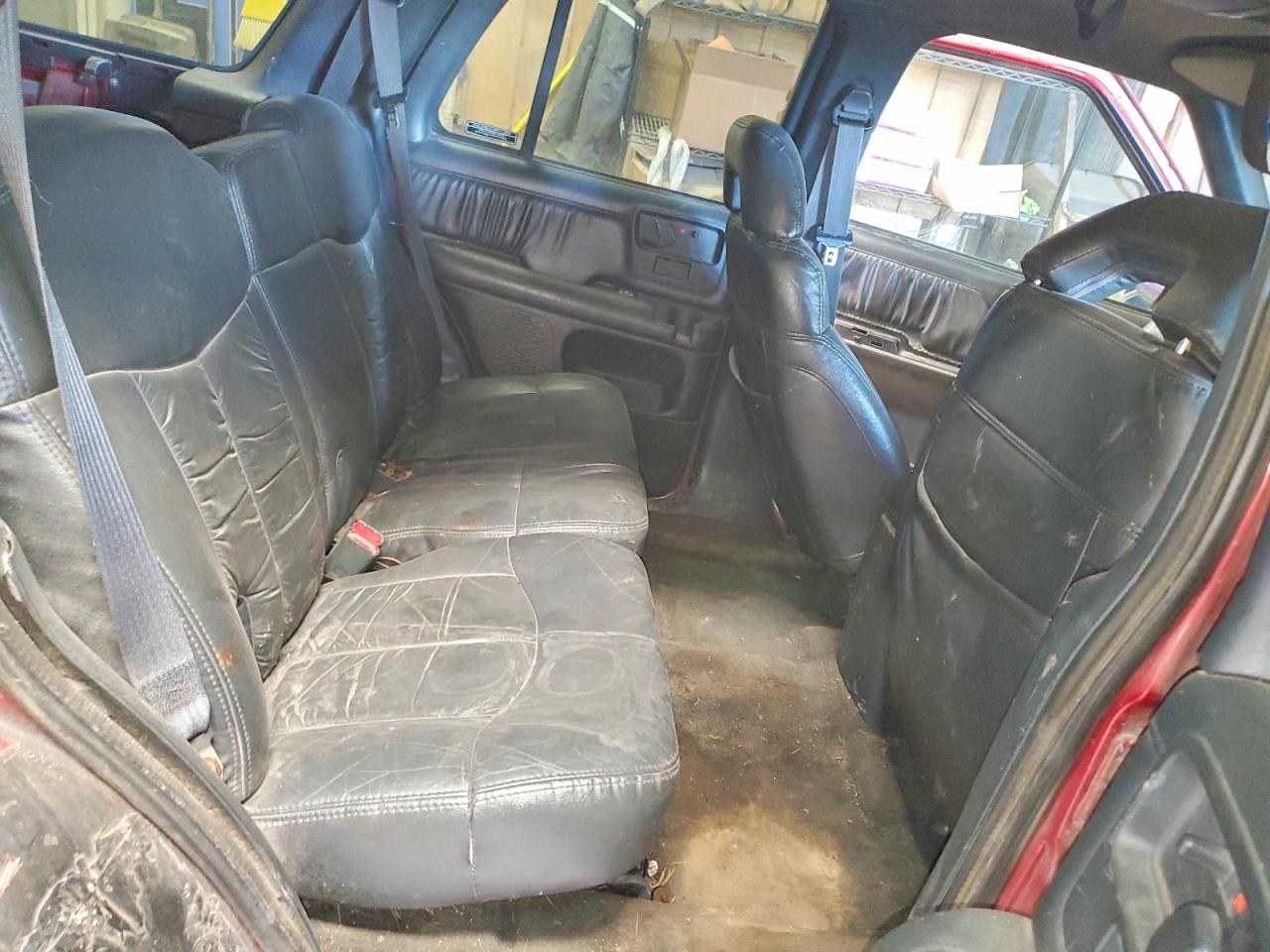 1996 Chevrolet Blazer Red vin: 1GNDT13W4T2124514