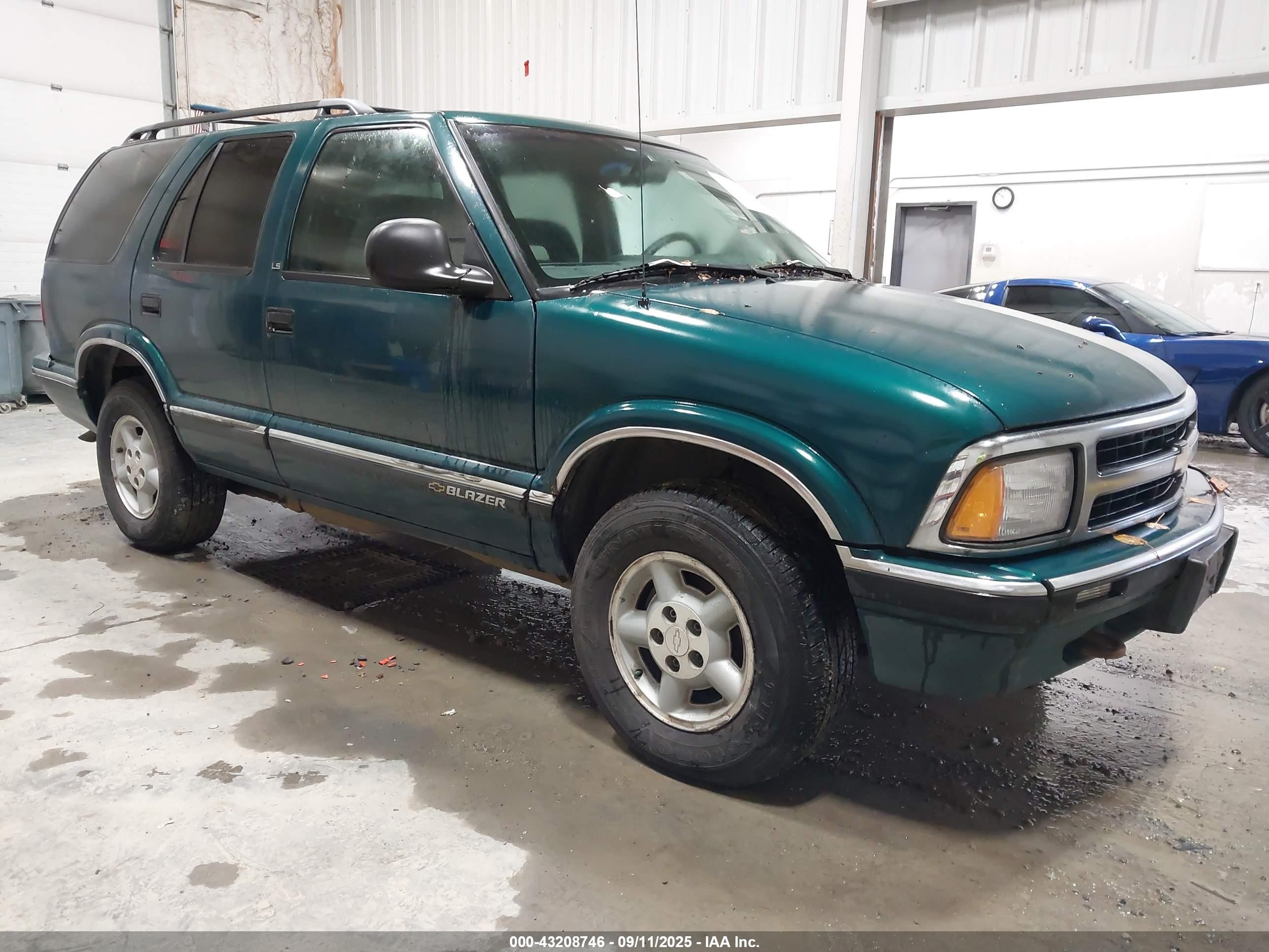 1997 Chevrolet Blazer Ls Green vin: 1GNDT13W4VK215480