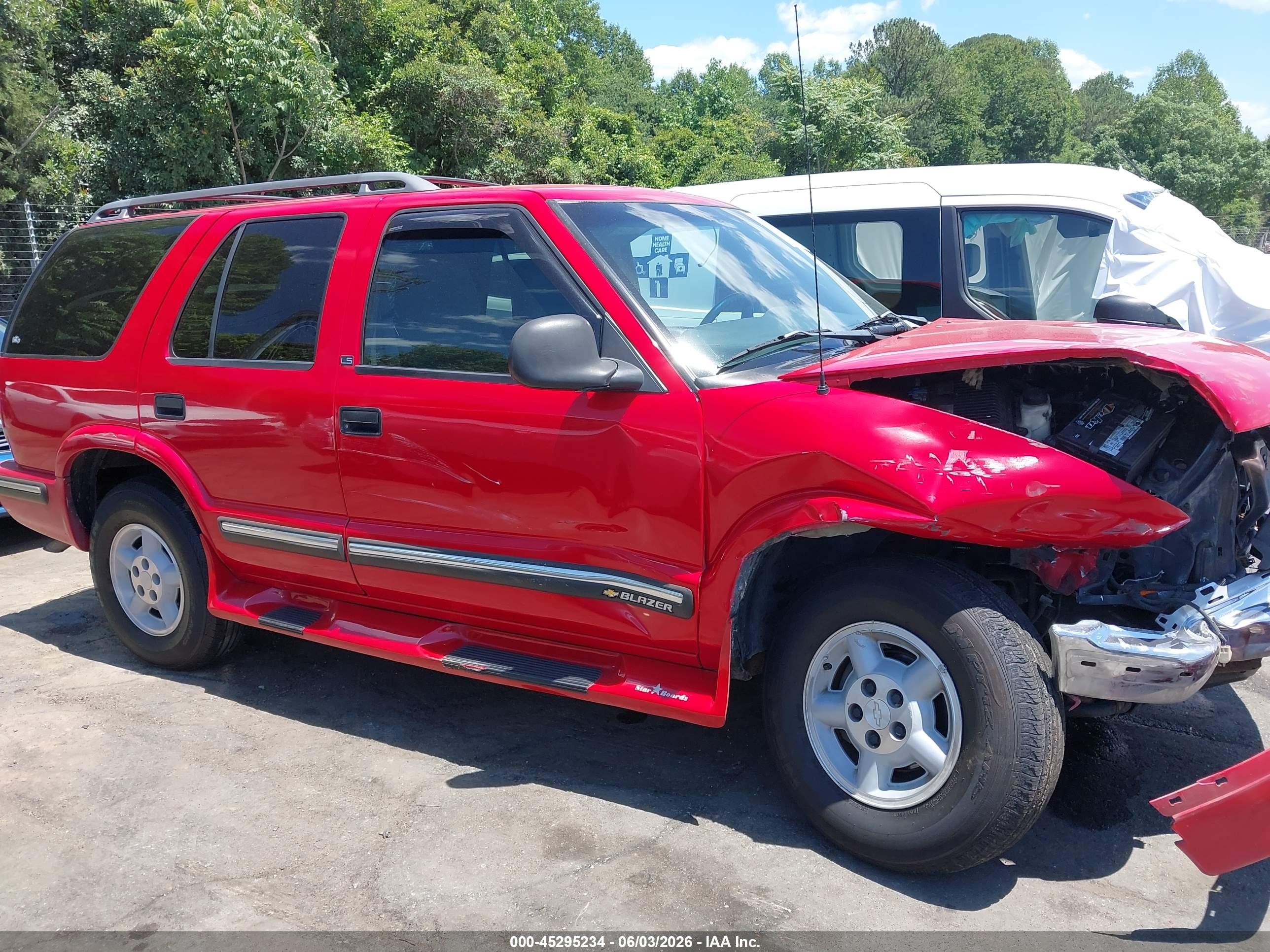 1998 Chevrolet Blazer Ls Красный vin: 1GNDT13W4W2201502