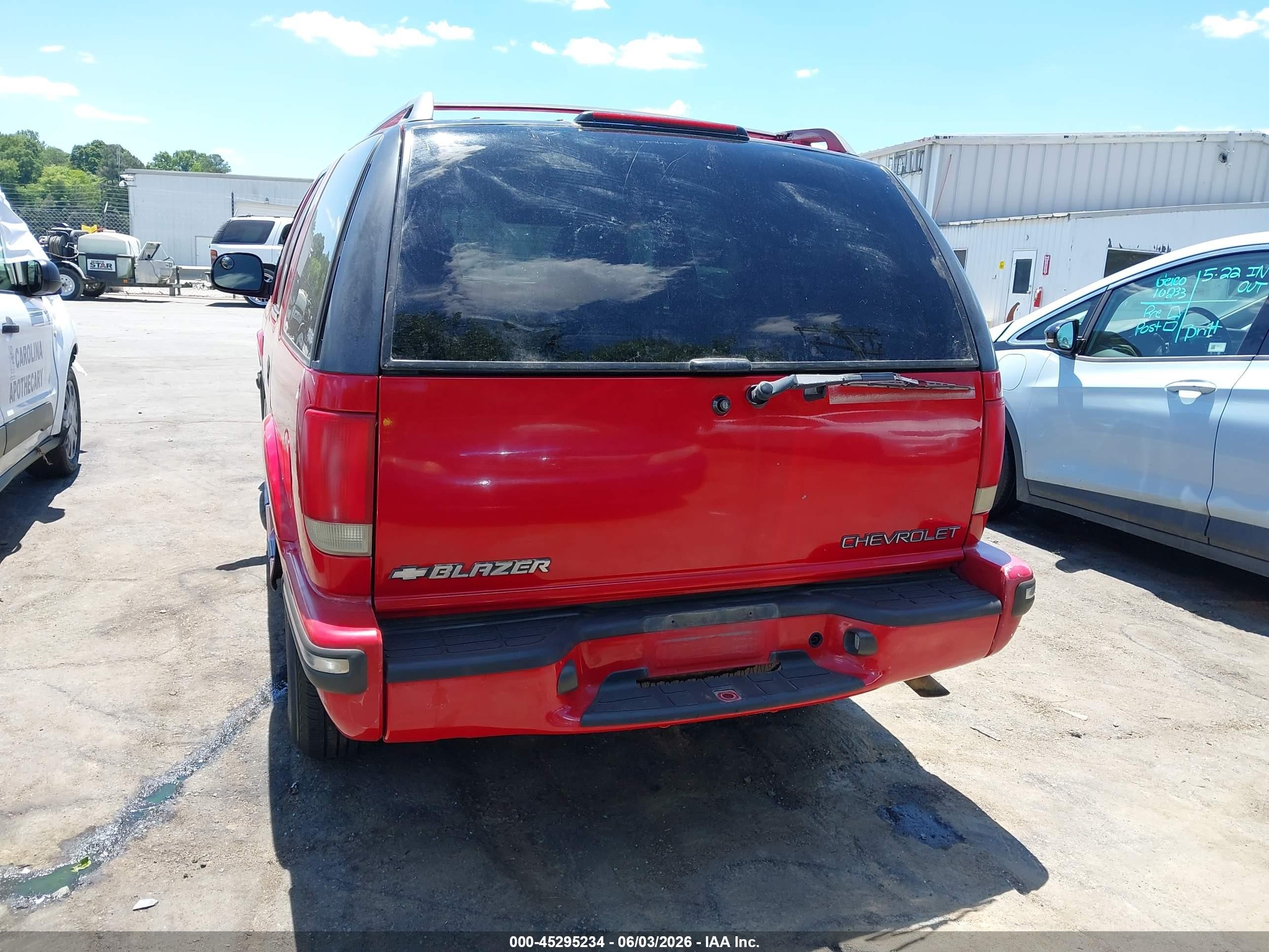 1998 Chevrolet Blazer Ls Красный vin: 1GNDT13W4W2201502