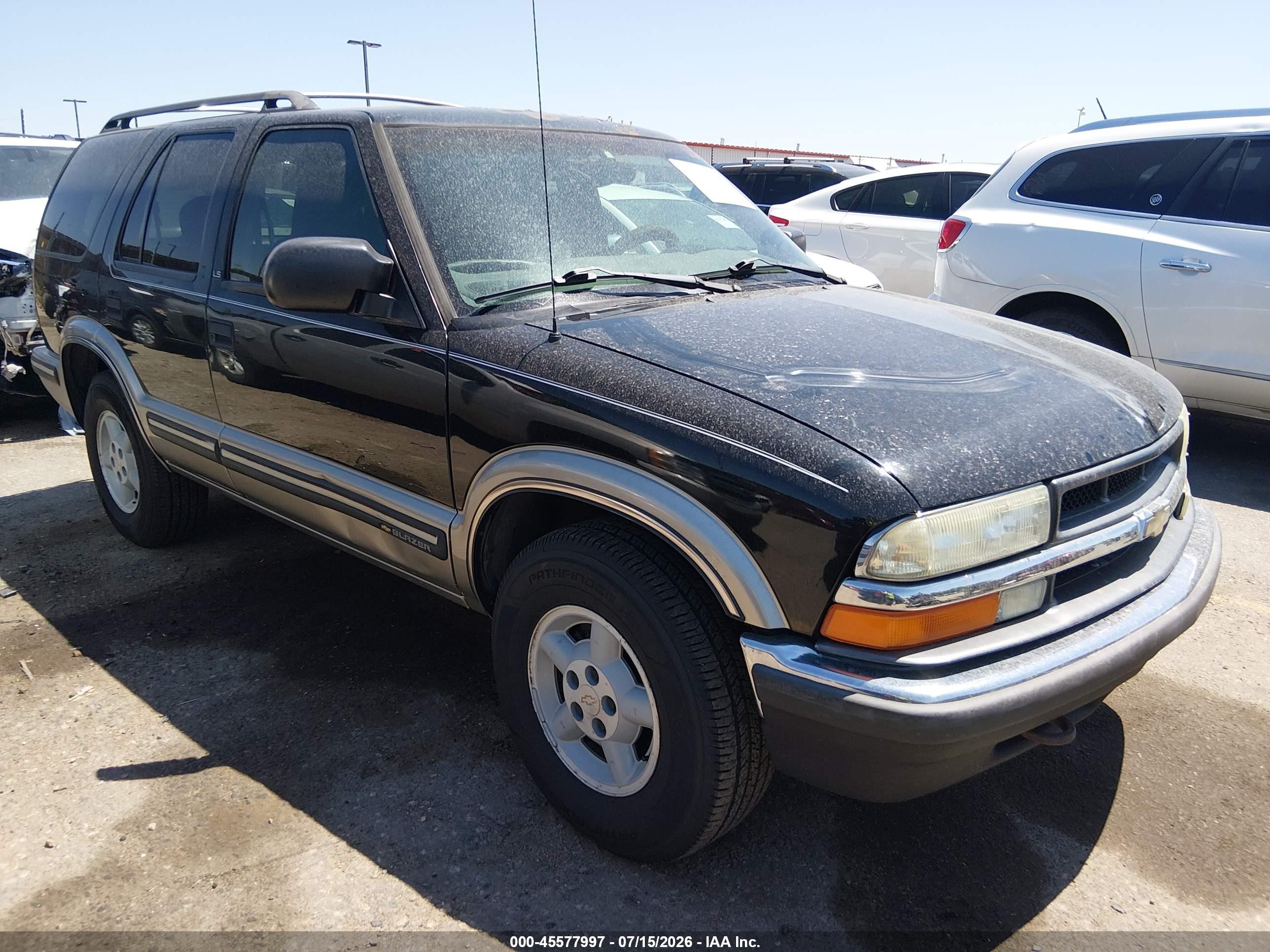 1999 Chevrolet Blazer Ls Black vin: 1GNDT13W4X2117407