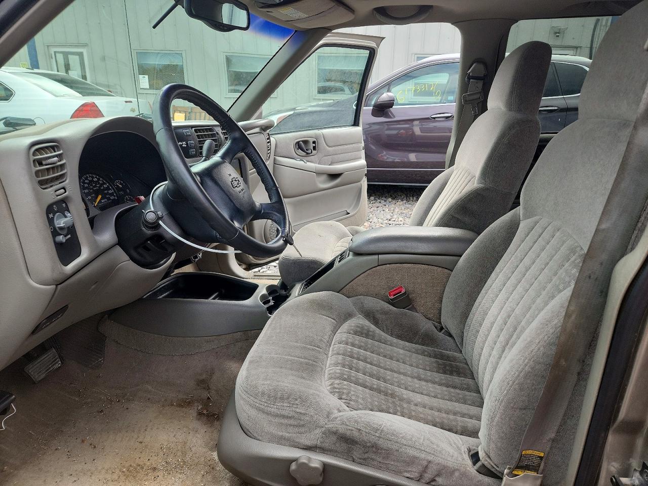 1999 Chevrolet Blazer Gold vin: 1GNDT13W4X2217426