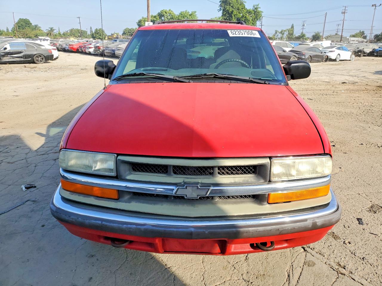 2000 Chevrolet Blazer Red vin: 1GNDT13W4Y2170089