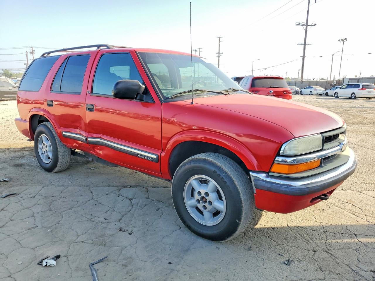 2000 Chevrolet Blazer Red vin: 1GNDT13W4Y2170089
