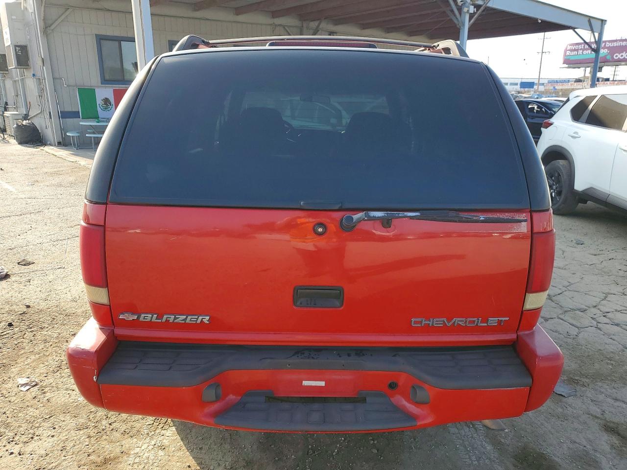 2000 Chevrolet Blazer Red vin: 1GNDT13W4Y2170089
