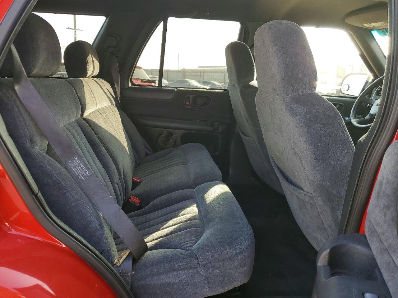 2000 Chevrolet Blazer Red vin: 1GNDT13W4Y2170089