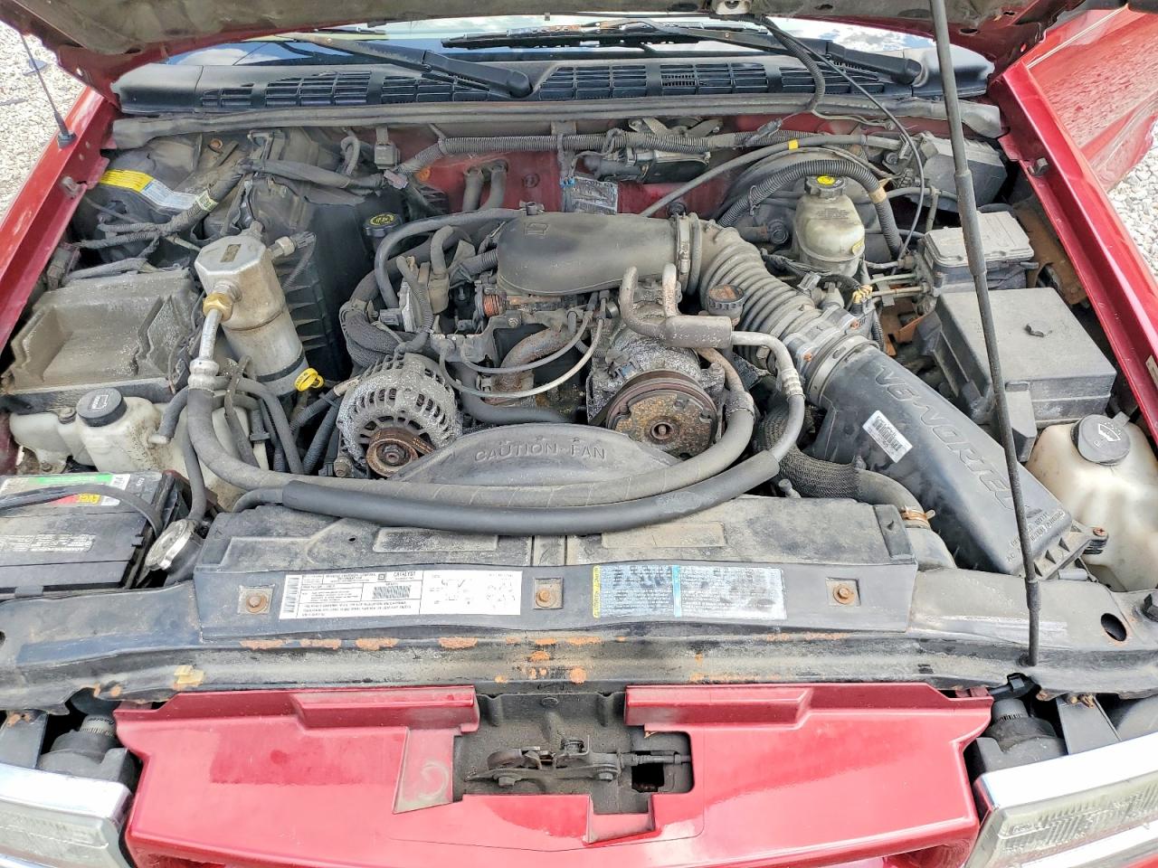 2002 Chevrolet Blazer Red vin: 1GNDT13W52K154281