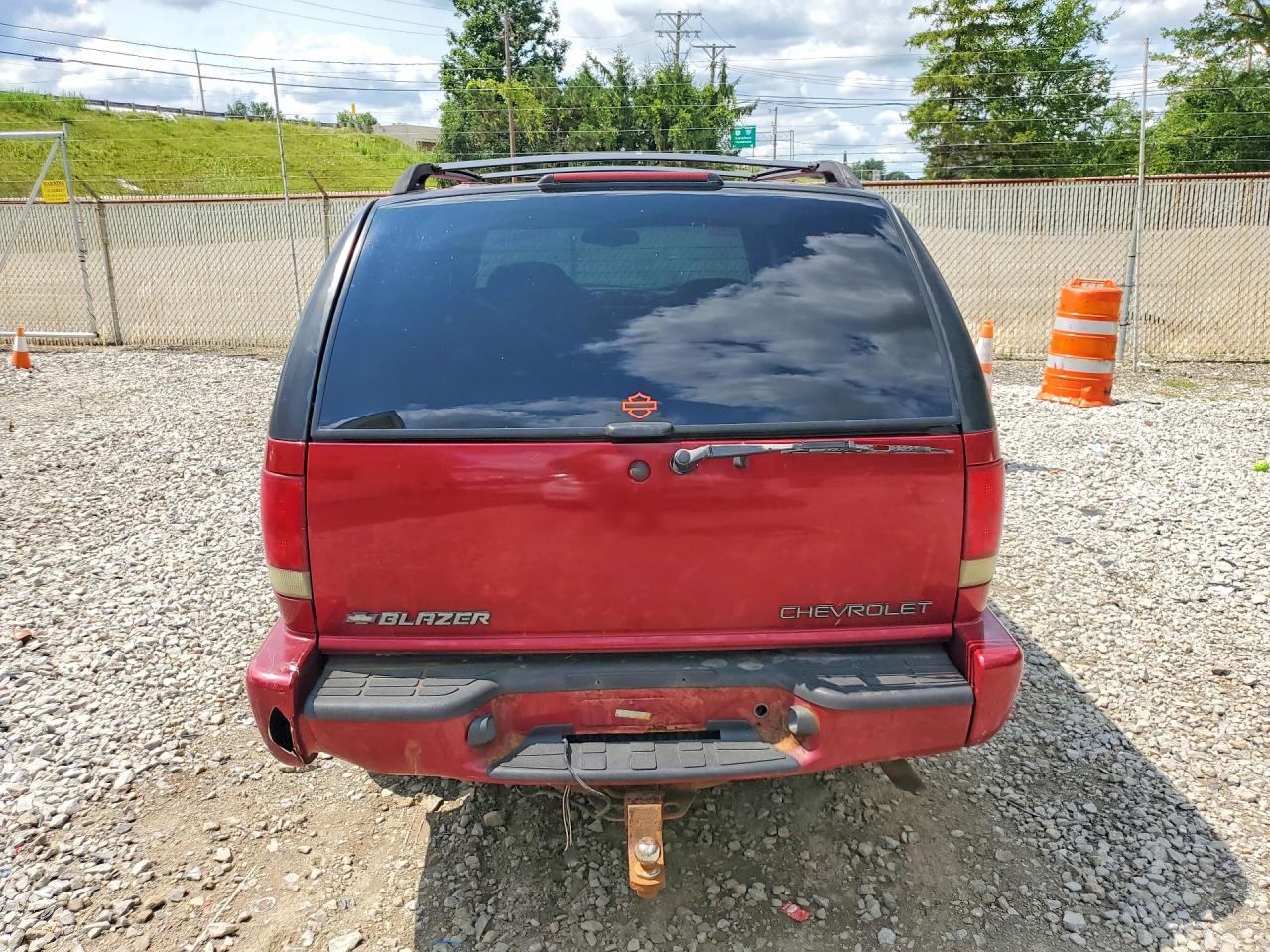 2002 Chevrolet Blazer Red vin: 1GNDT13W52K154281